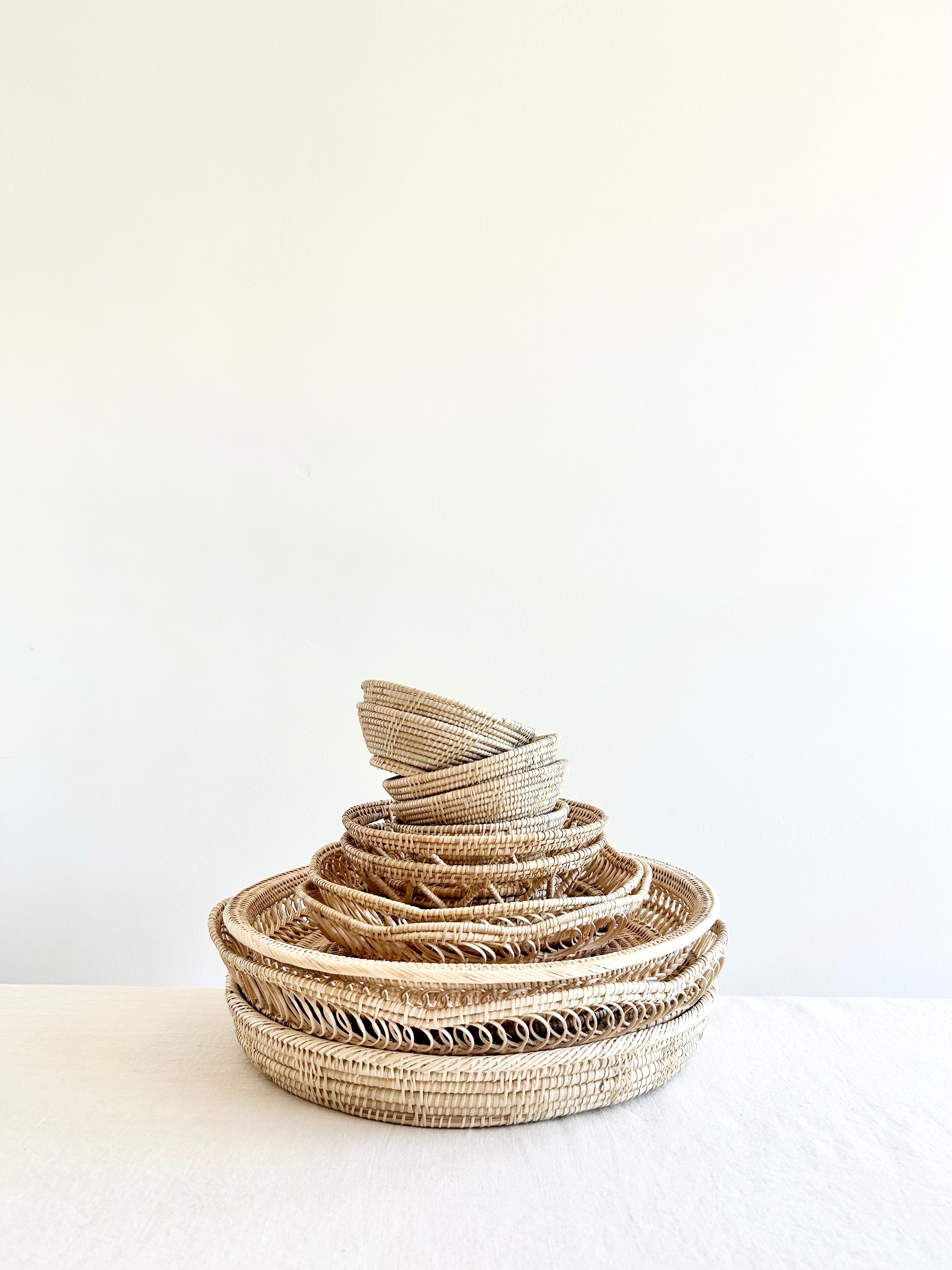 Cassel Scalloped Tray - 12.5"