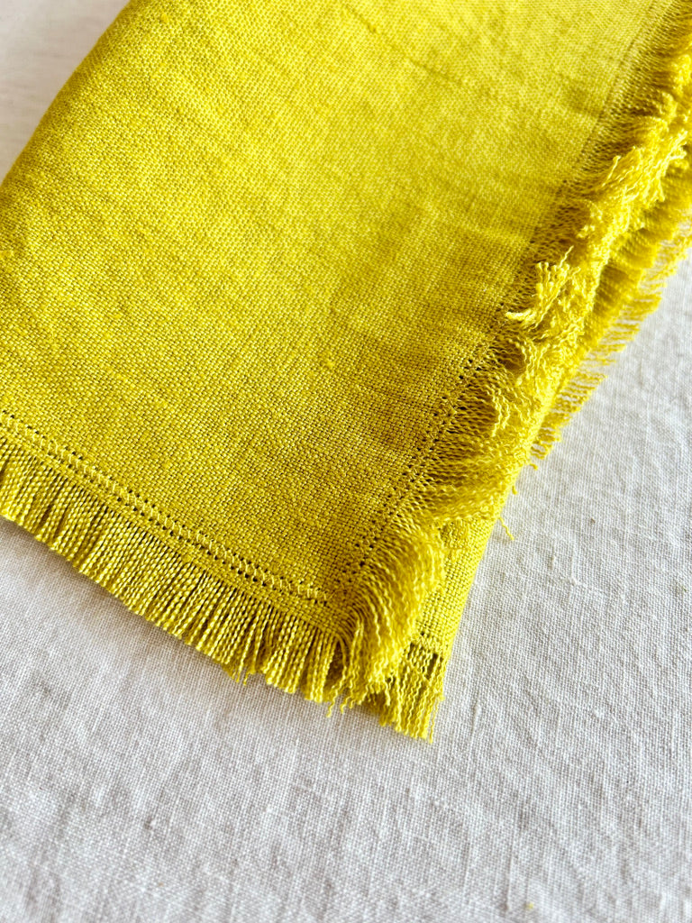 Raw Edge Daffodil Napkins- S/4