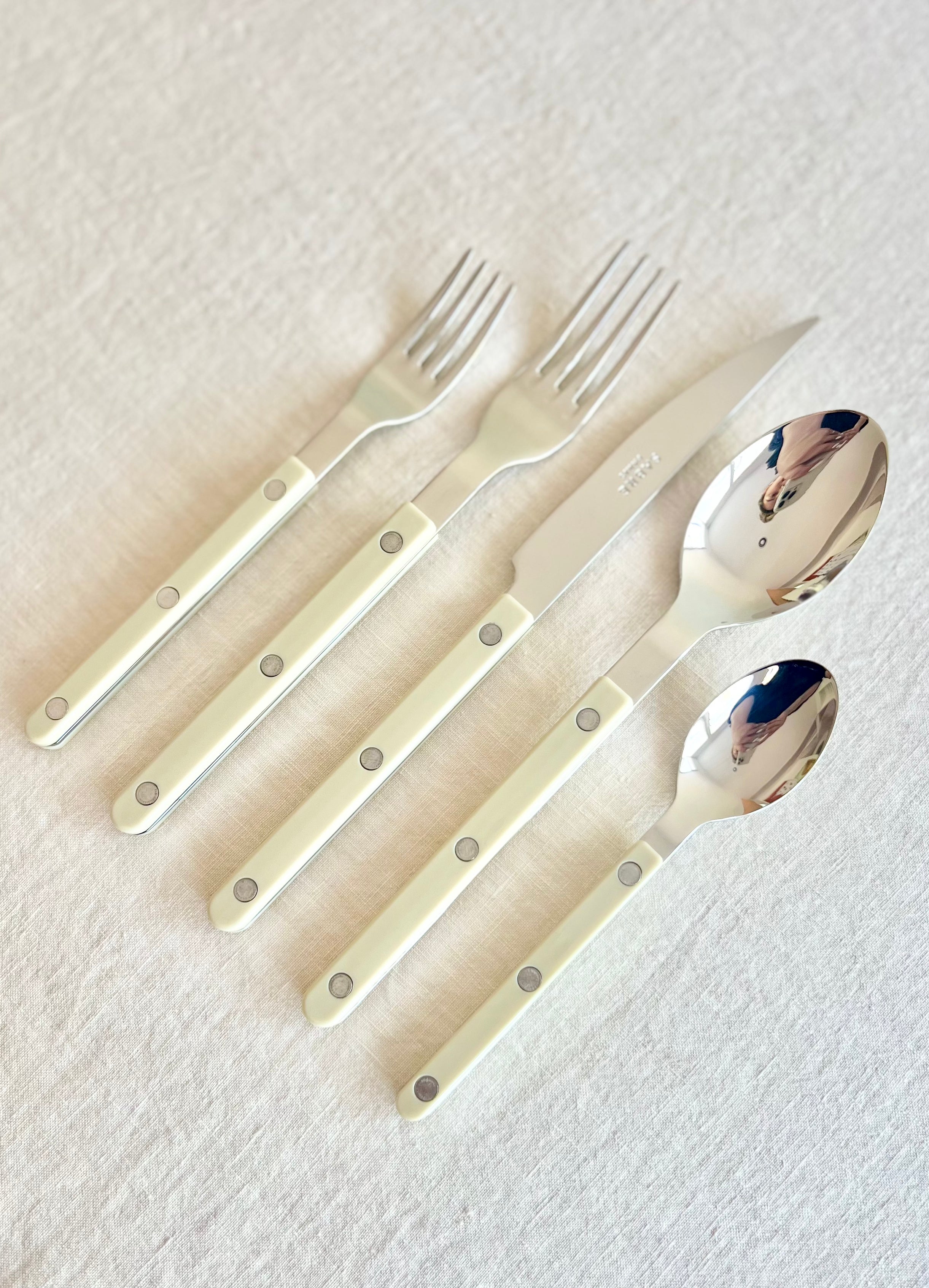 Bistro Light Kaki  Flatware - 5 piece set