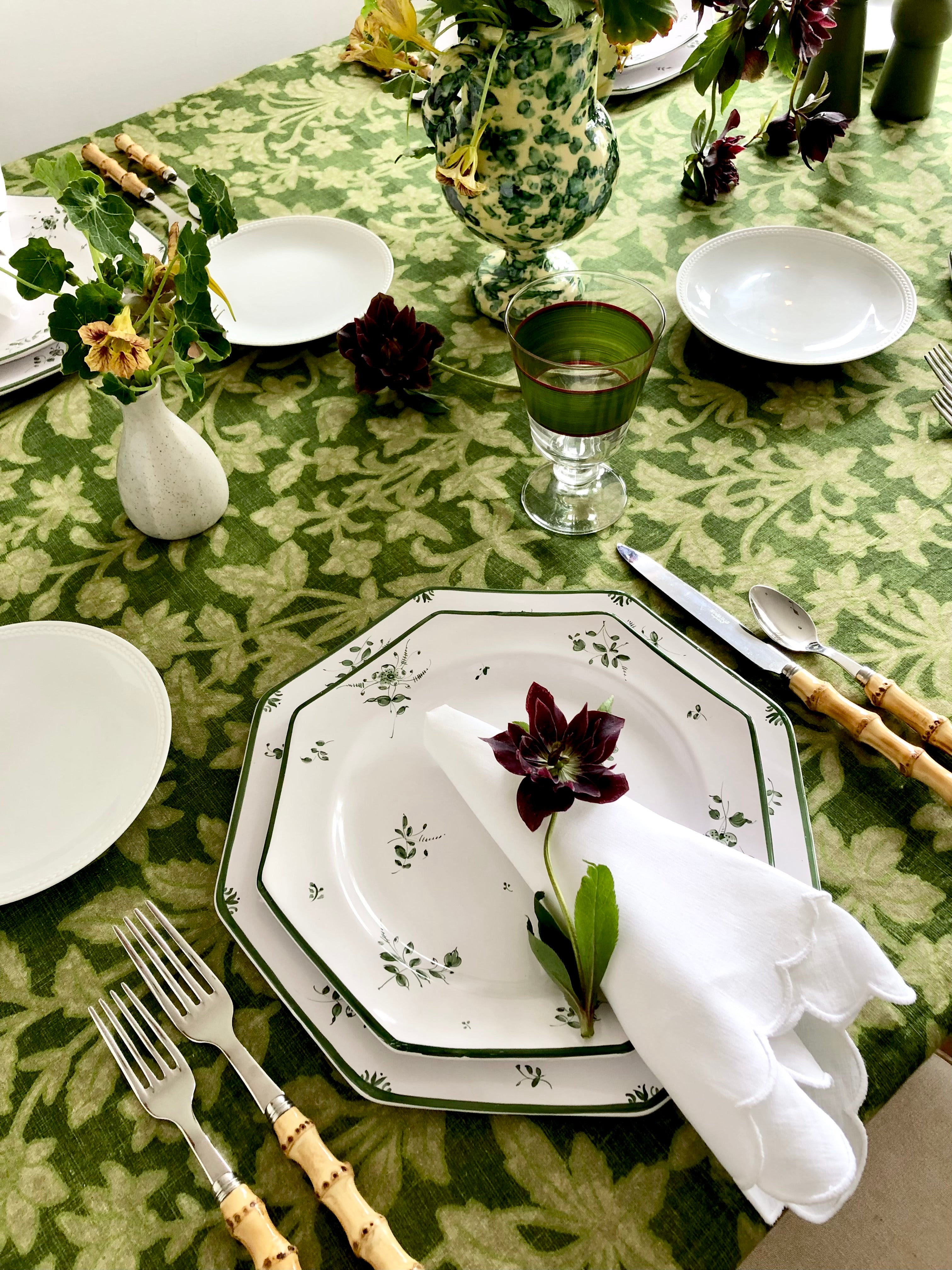 PRE-ORDER -Sainte Marie Charger Plate ~ Tulips ~ Peridot - S/4