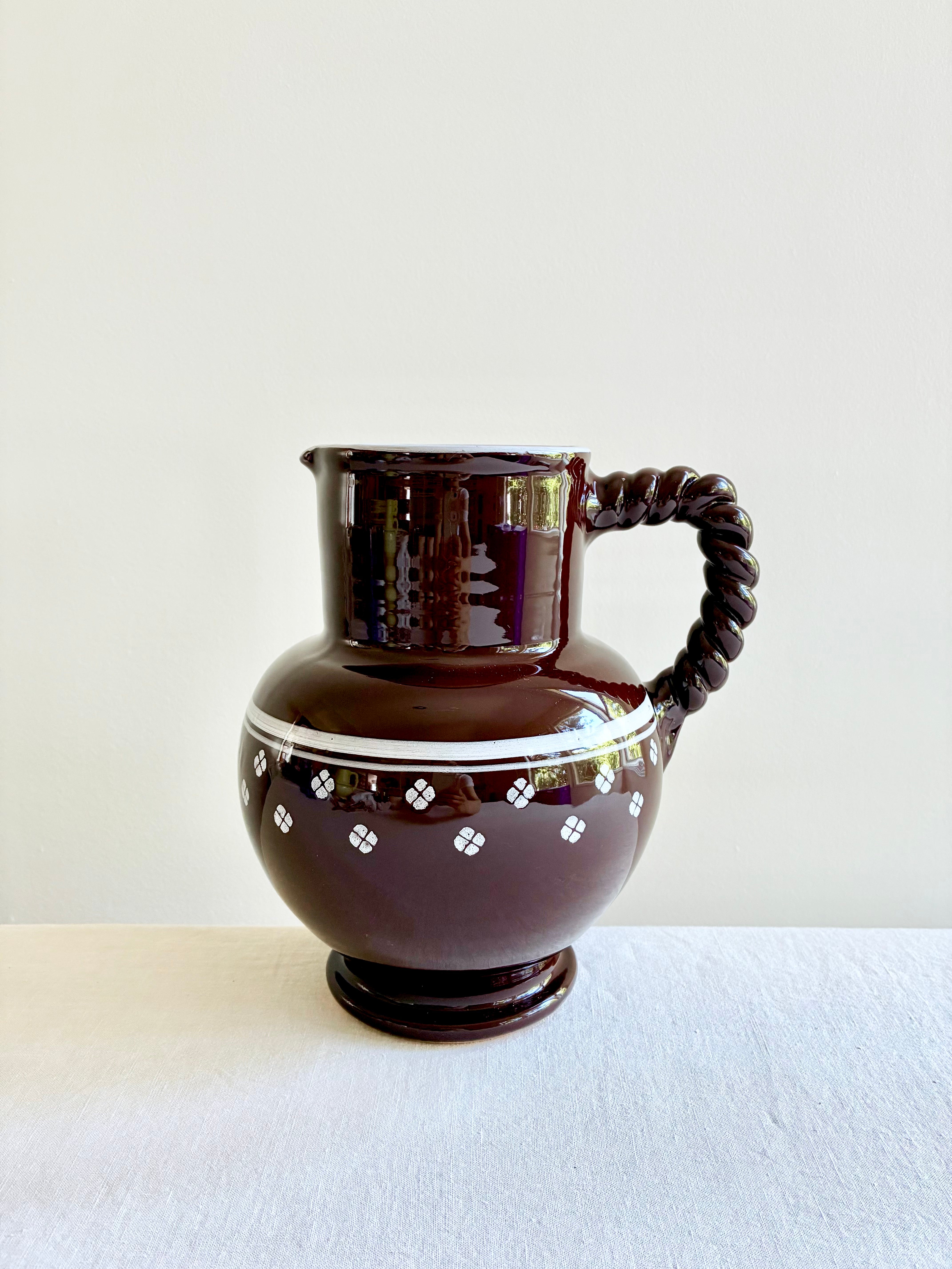 Rigo E Stella Pitcher - Coco