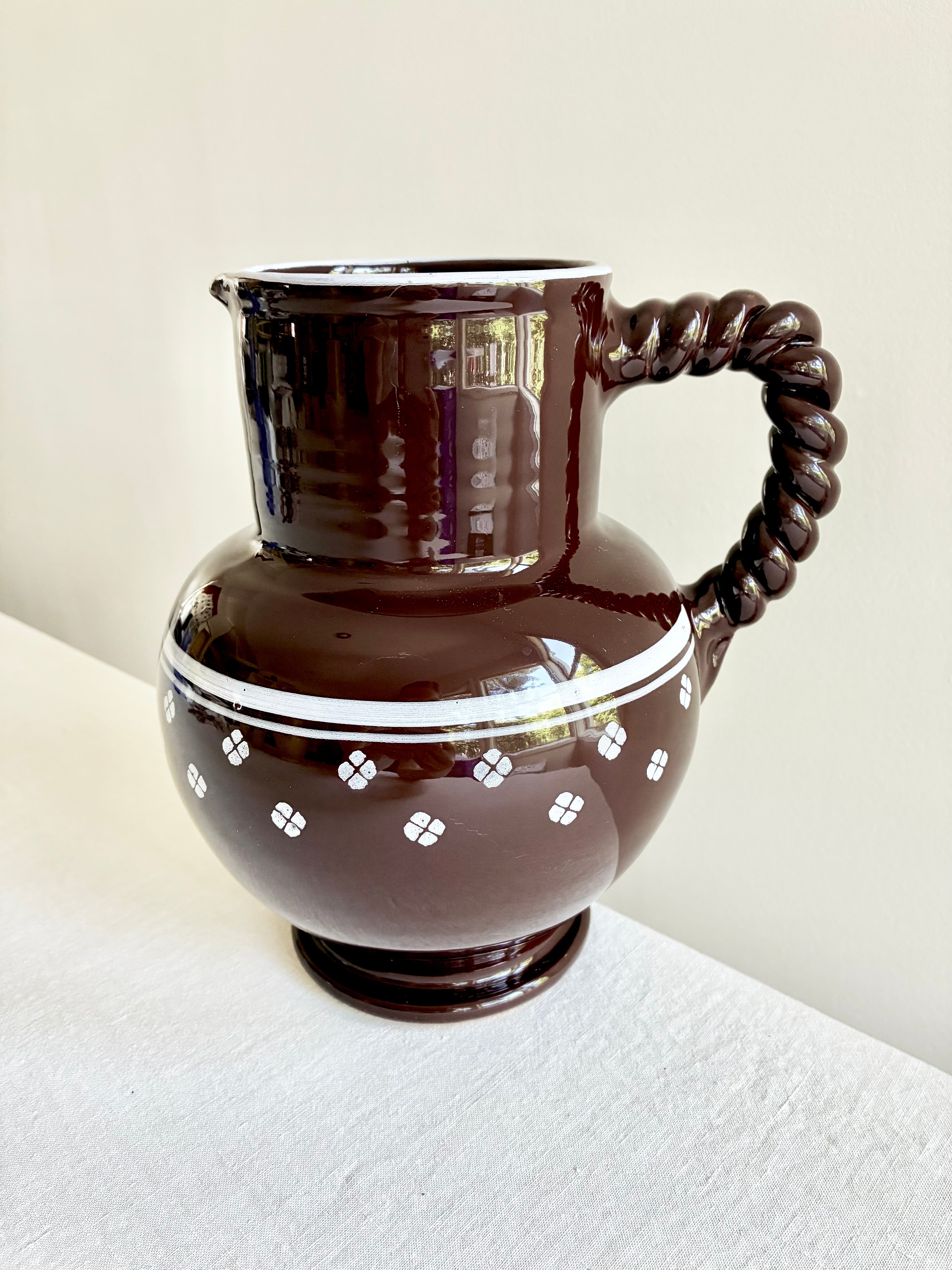 Rigo E Stella Pitcher - Coco
