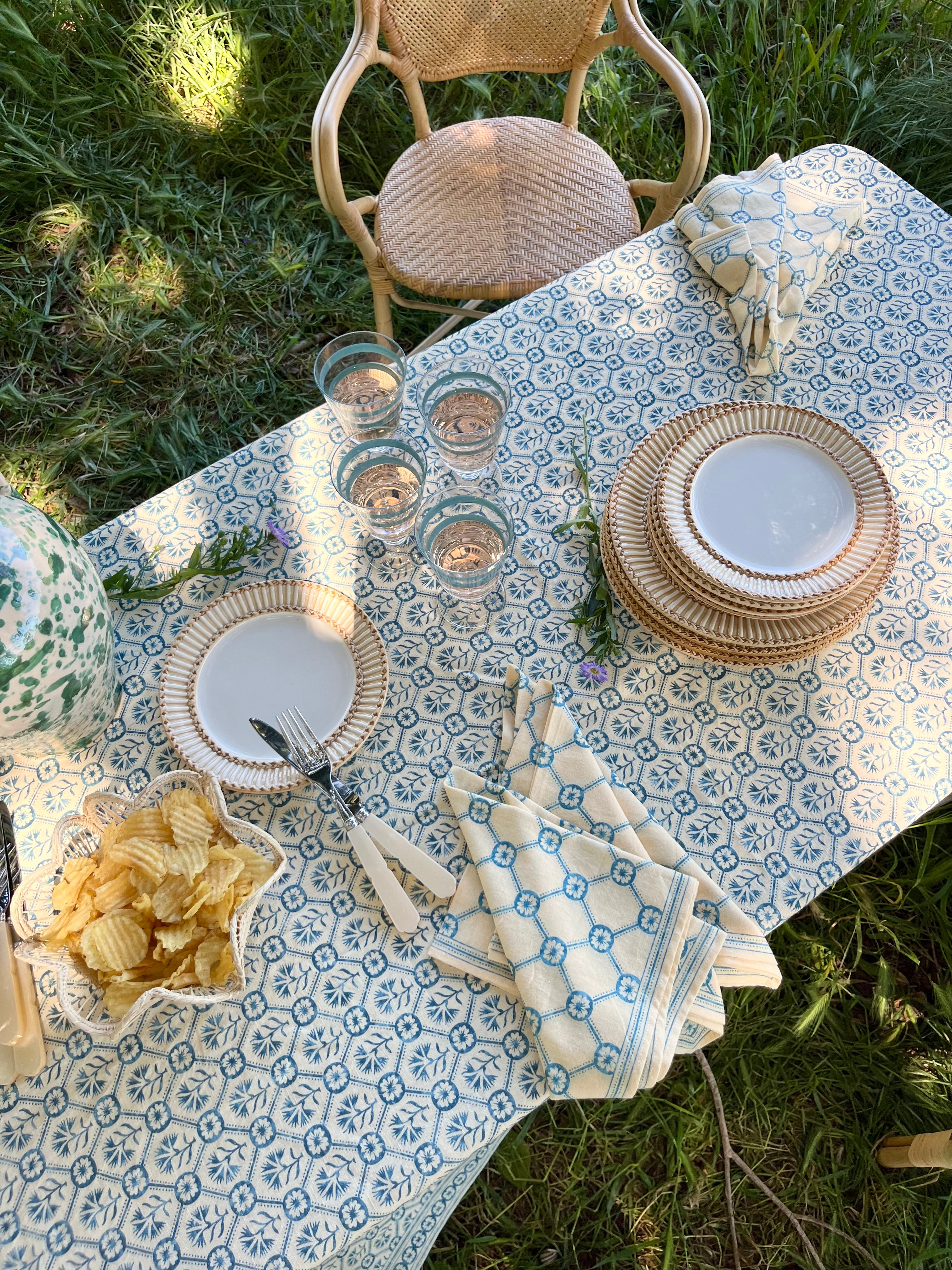 Dentelle Domino Tablecloth - Cerulean