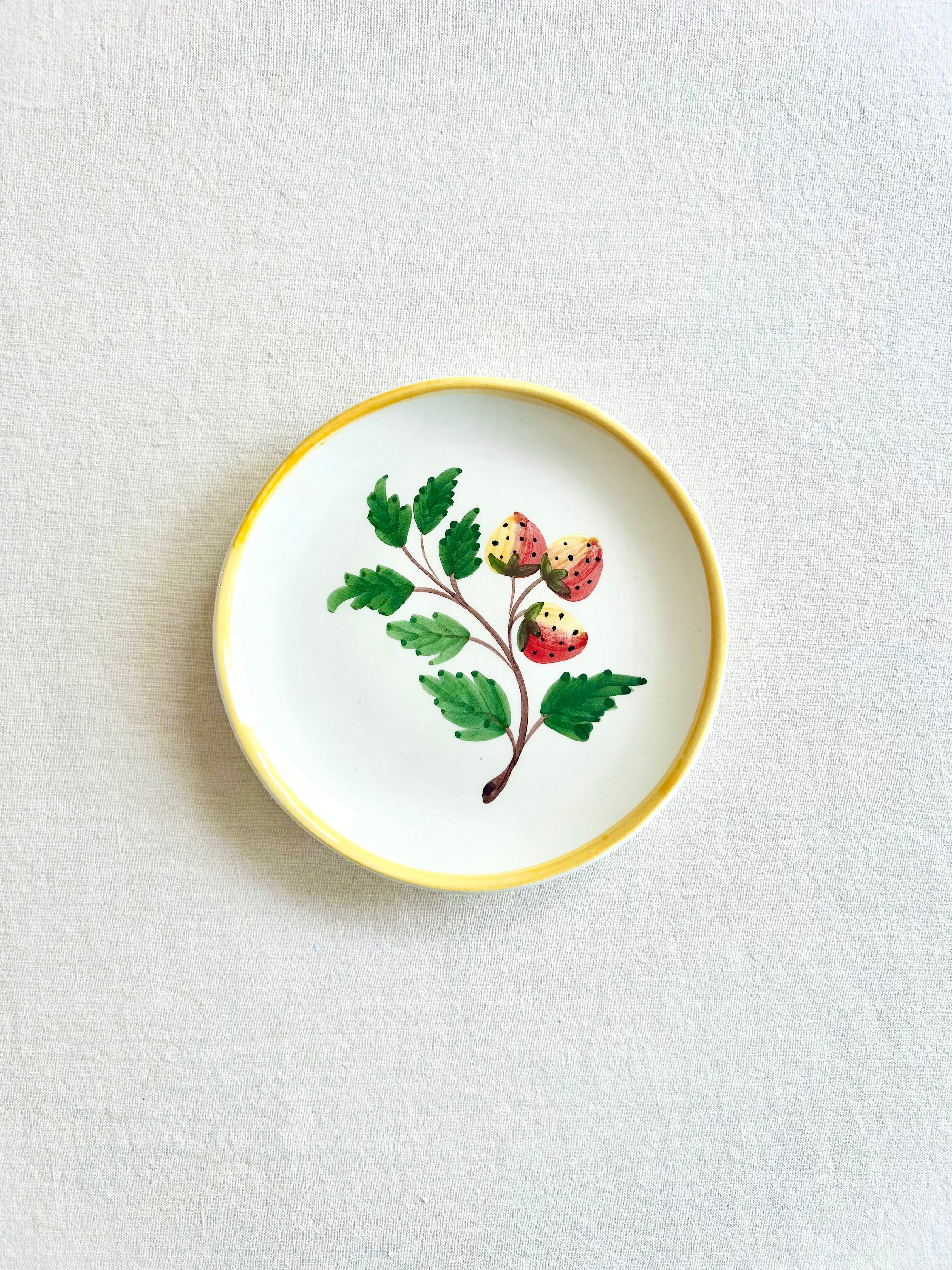 Sweet Berry Dinnerware