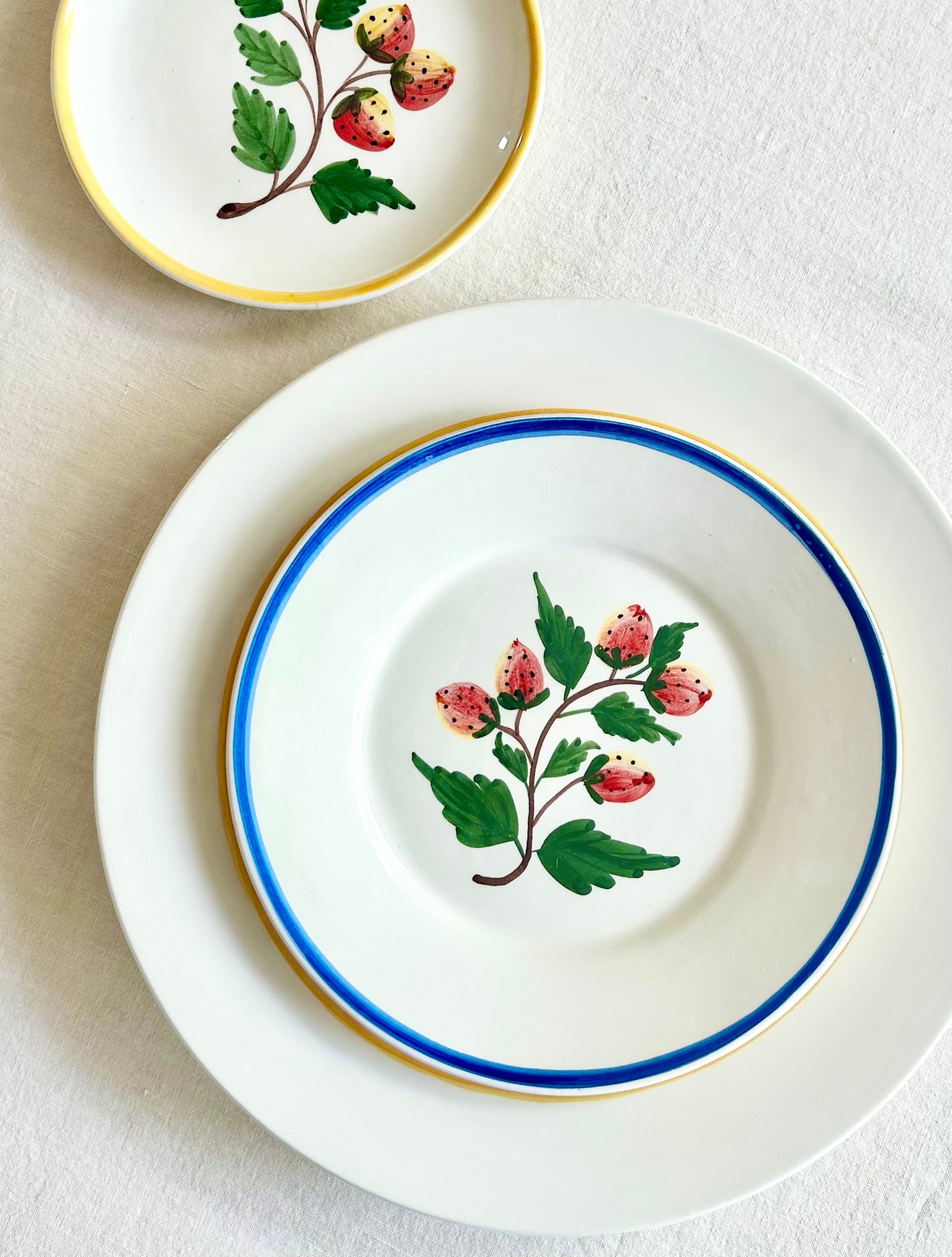 Sweet Berry Dinnerware