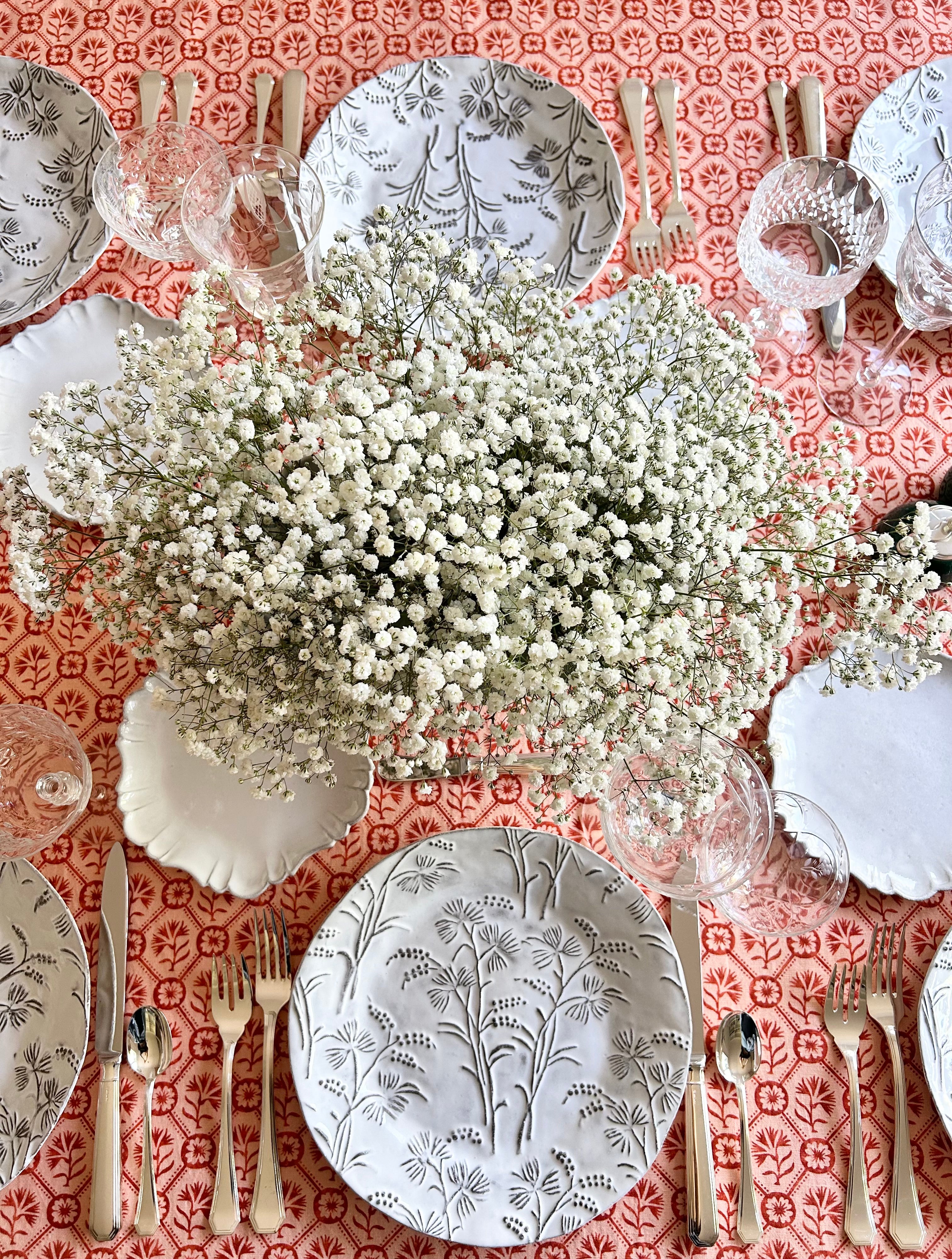Dentelle Domino Tablecloth - Scarlet