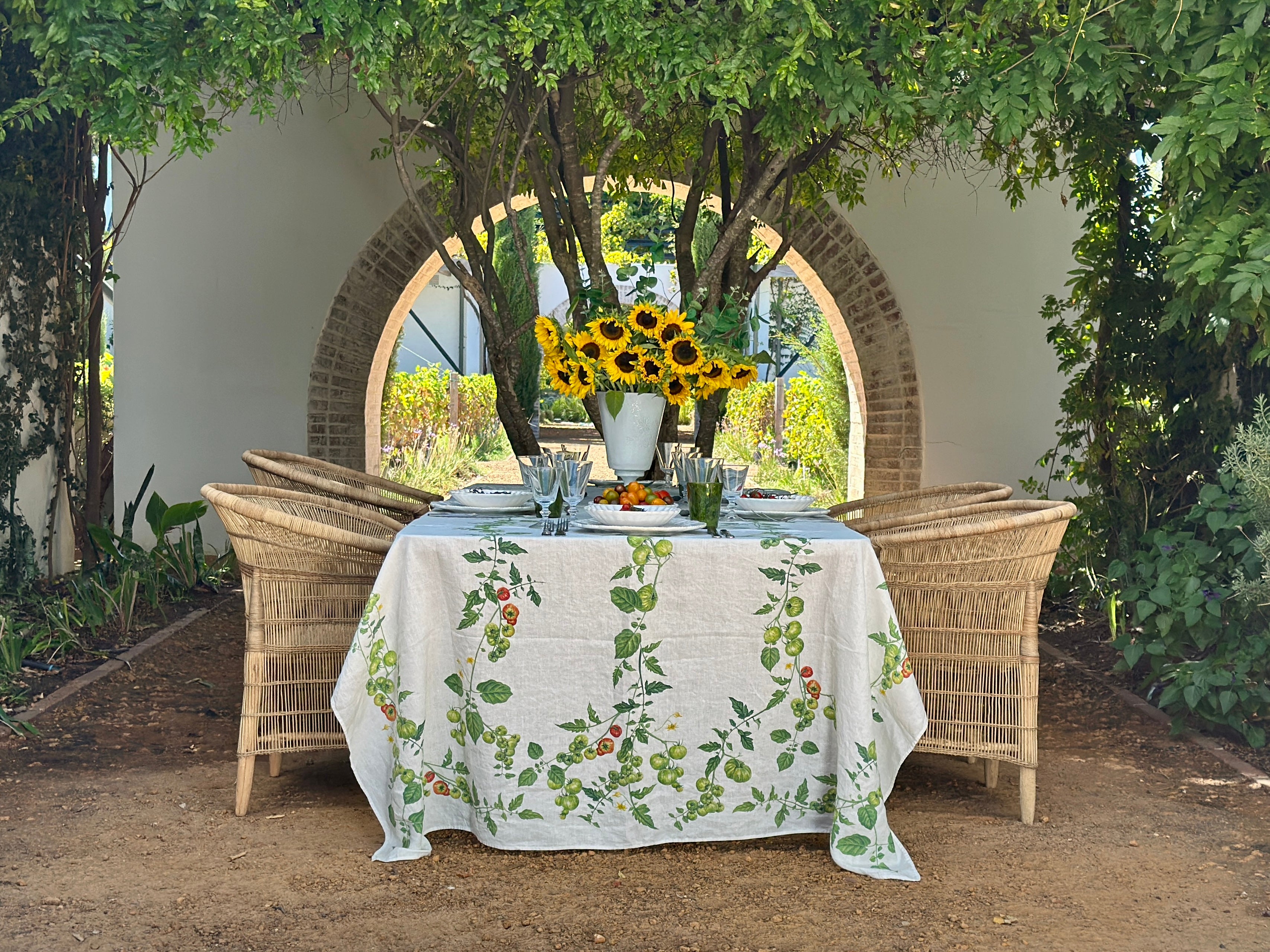 Tomato Vert Tablecloth - 3 sizes available
