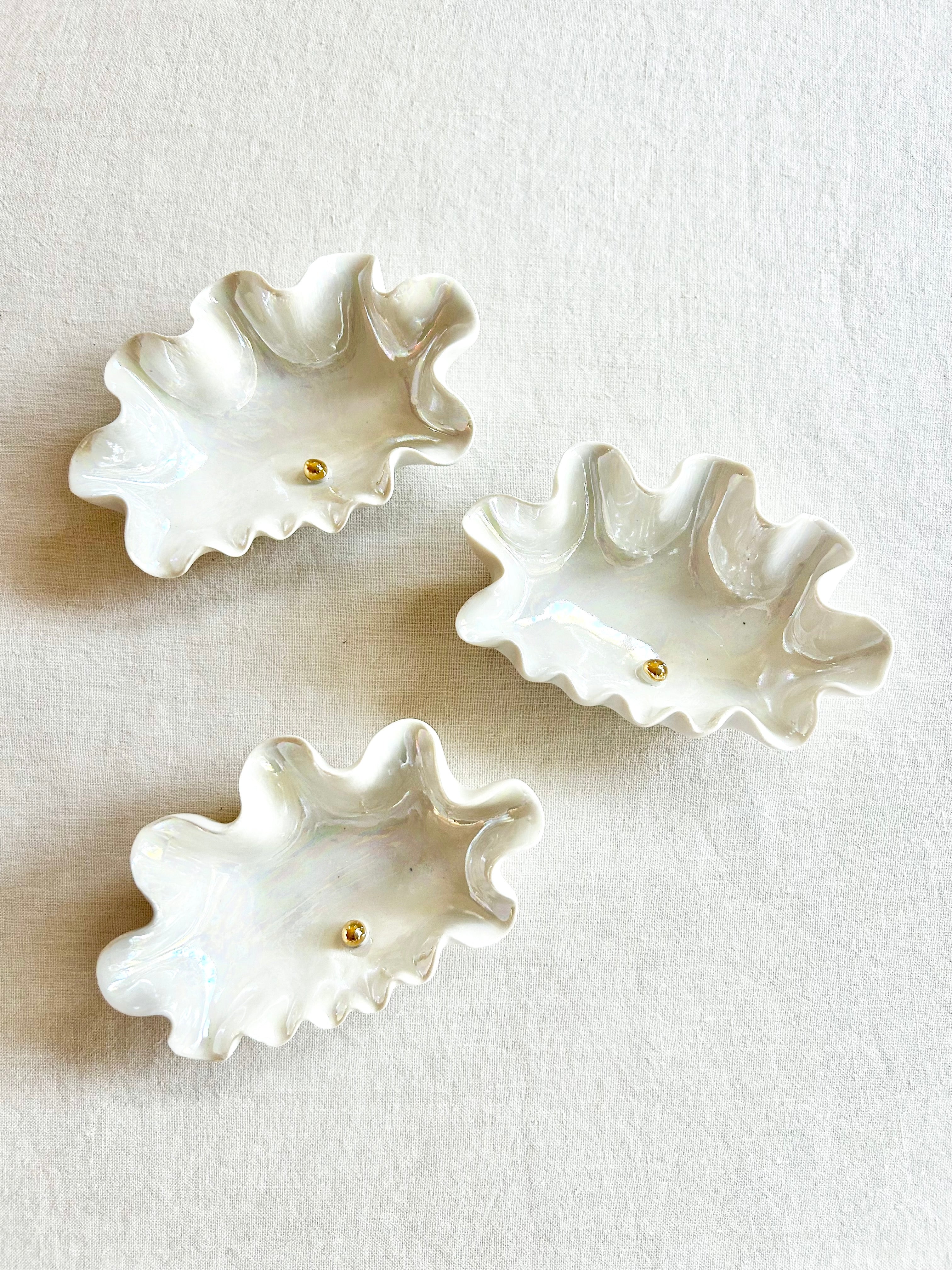 Porcelain Clam Pinch Pot - S/2