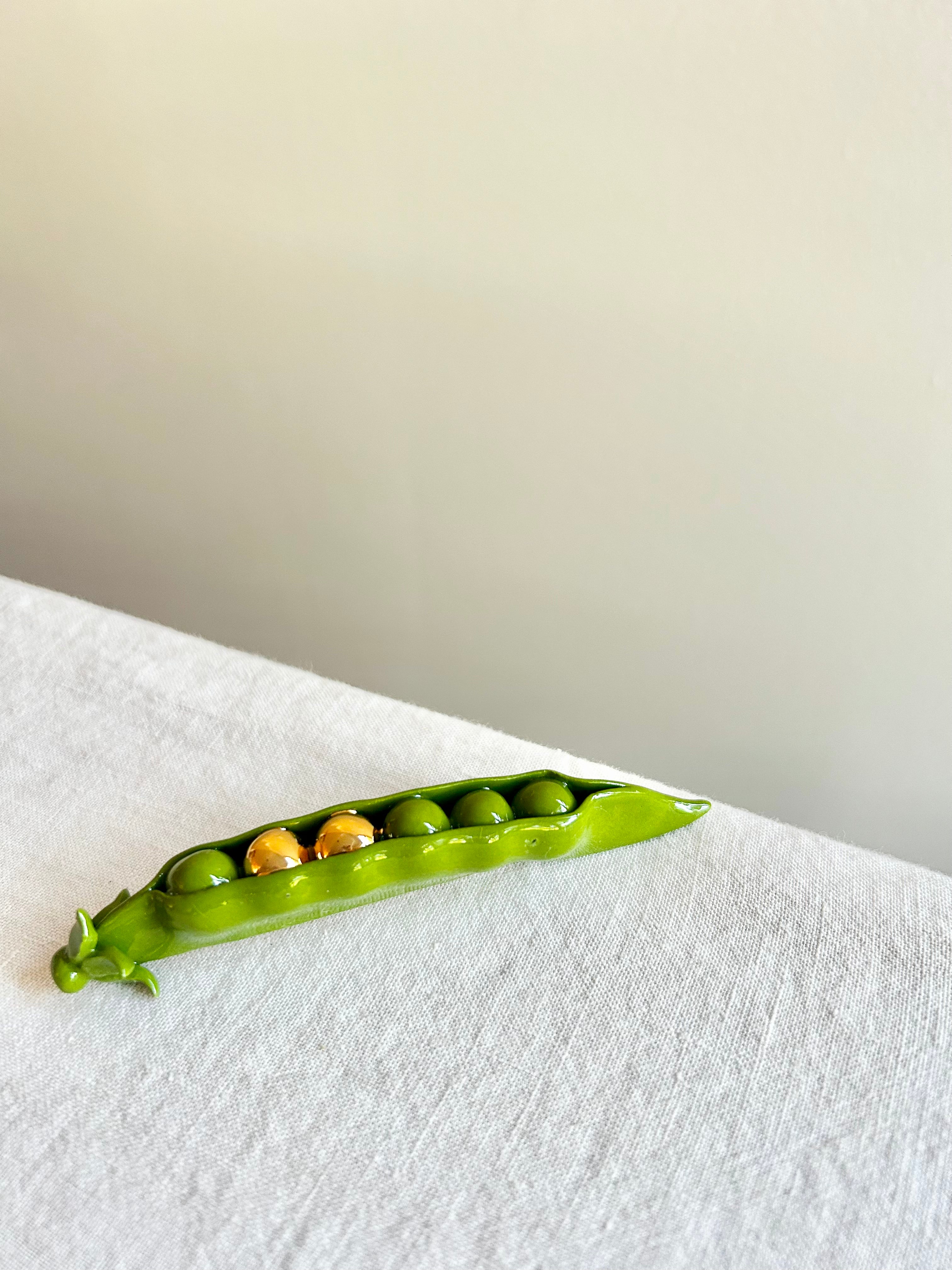 Green Peapod Knife Rest/ Napkin Decor - S/3