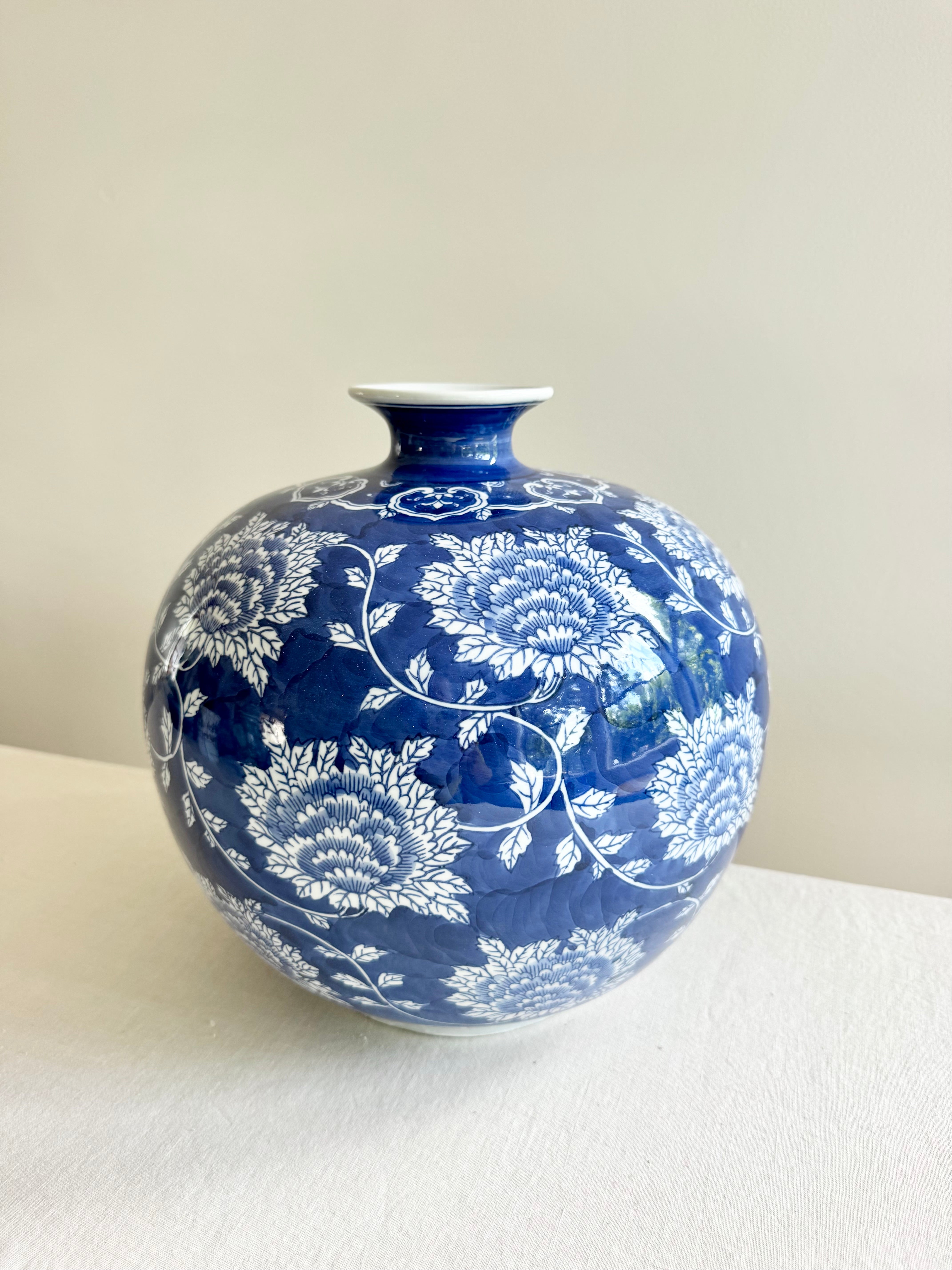 Chinoiserie Lotus Vase