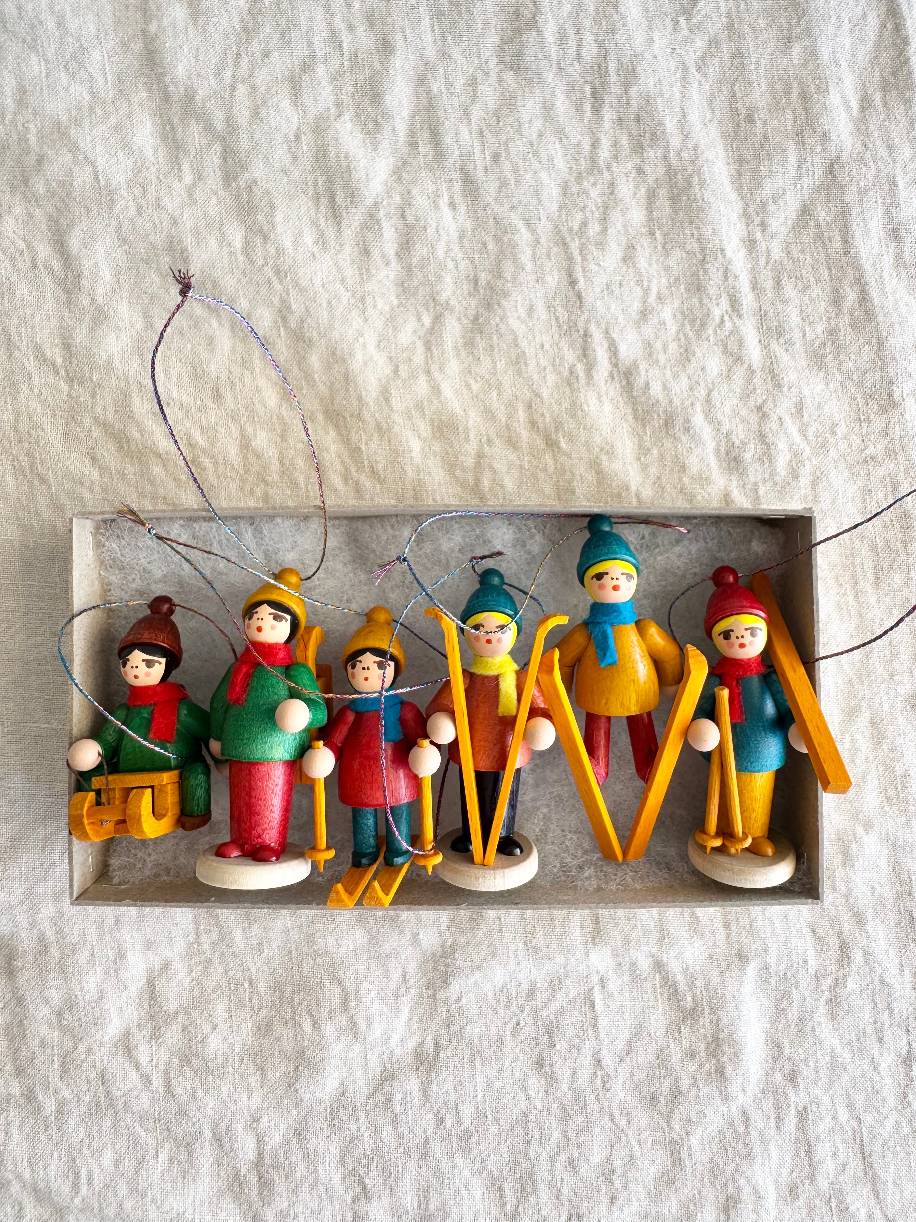 Winter Children Ornaments S/6