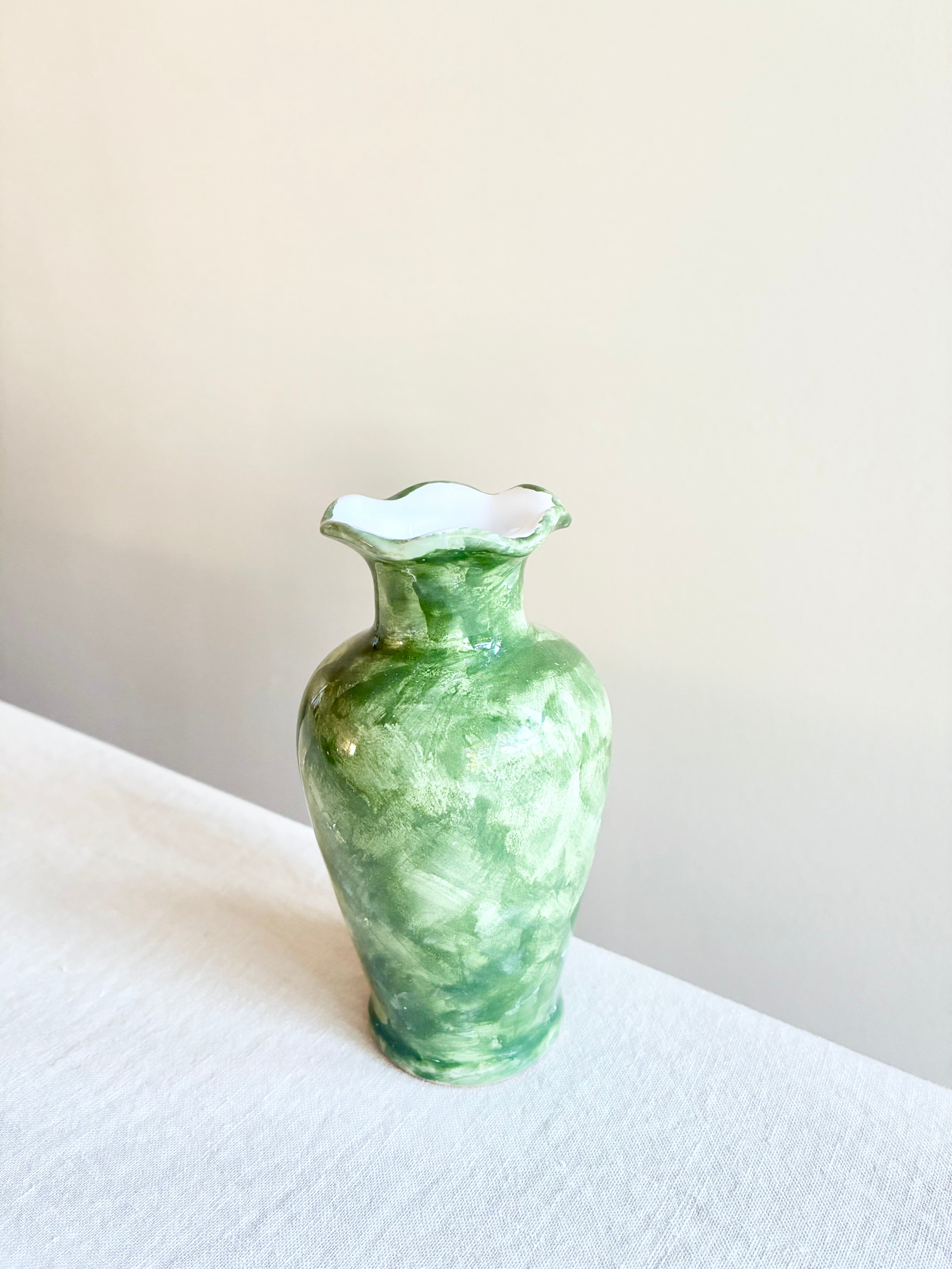 Ruffle Maria Bud Vase - White & Emerald
