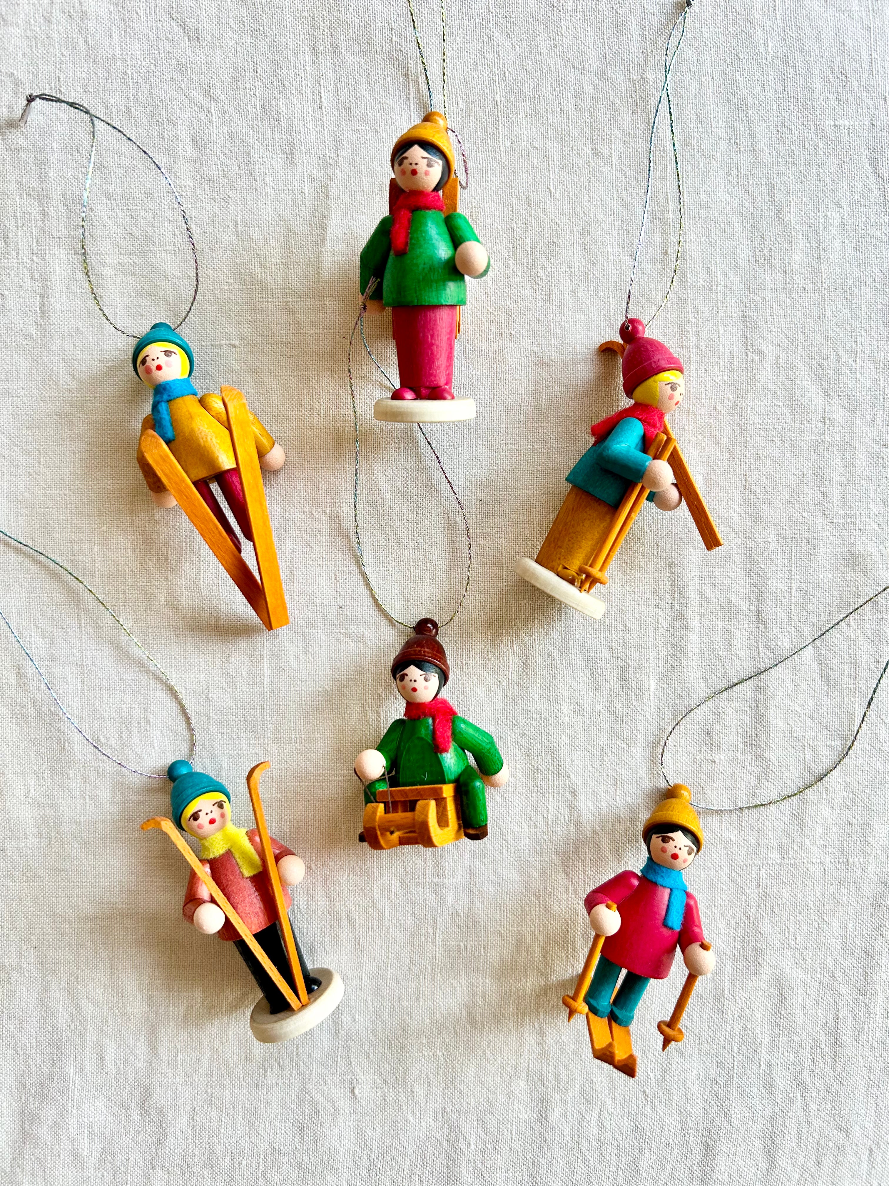 Winter Children Ornaments S/6