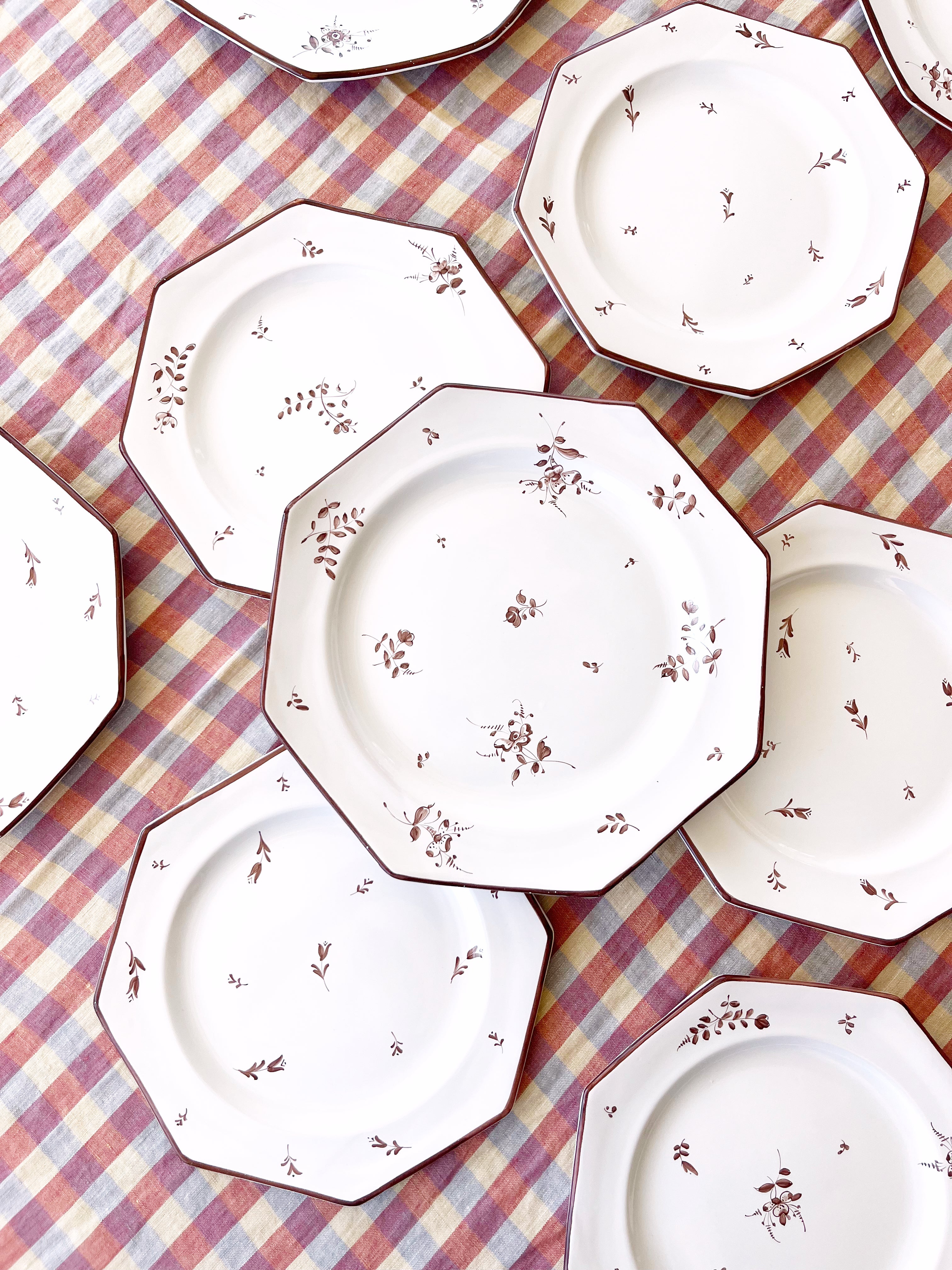 Sainte Marie Charger Plate ~ Tulips ~ Chestnut - S/4