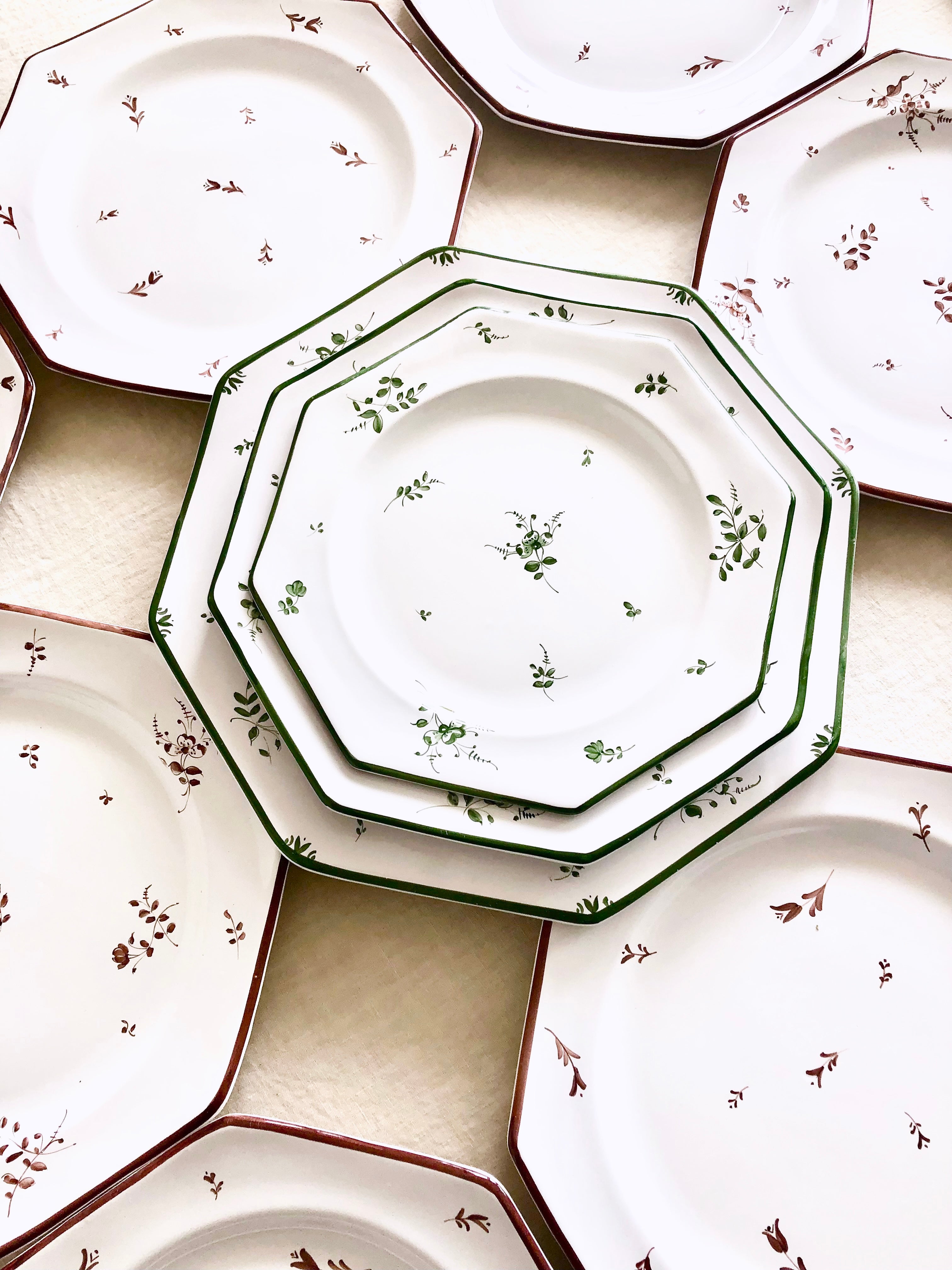 PRE-ORDER -Sainte Marie Charger Plate ~ Tulips ~ Peridot - S/4