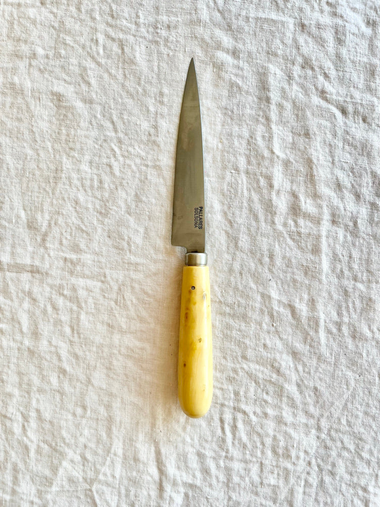 pointed knife with boxwood handle by pallares solsona carbon steel 12cm