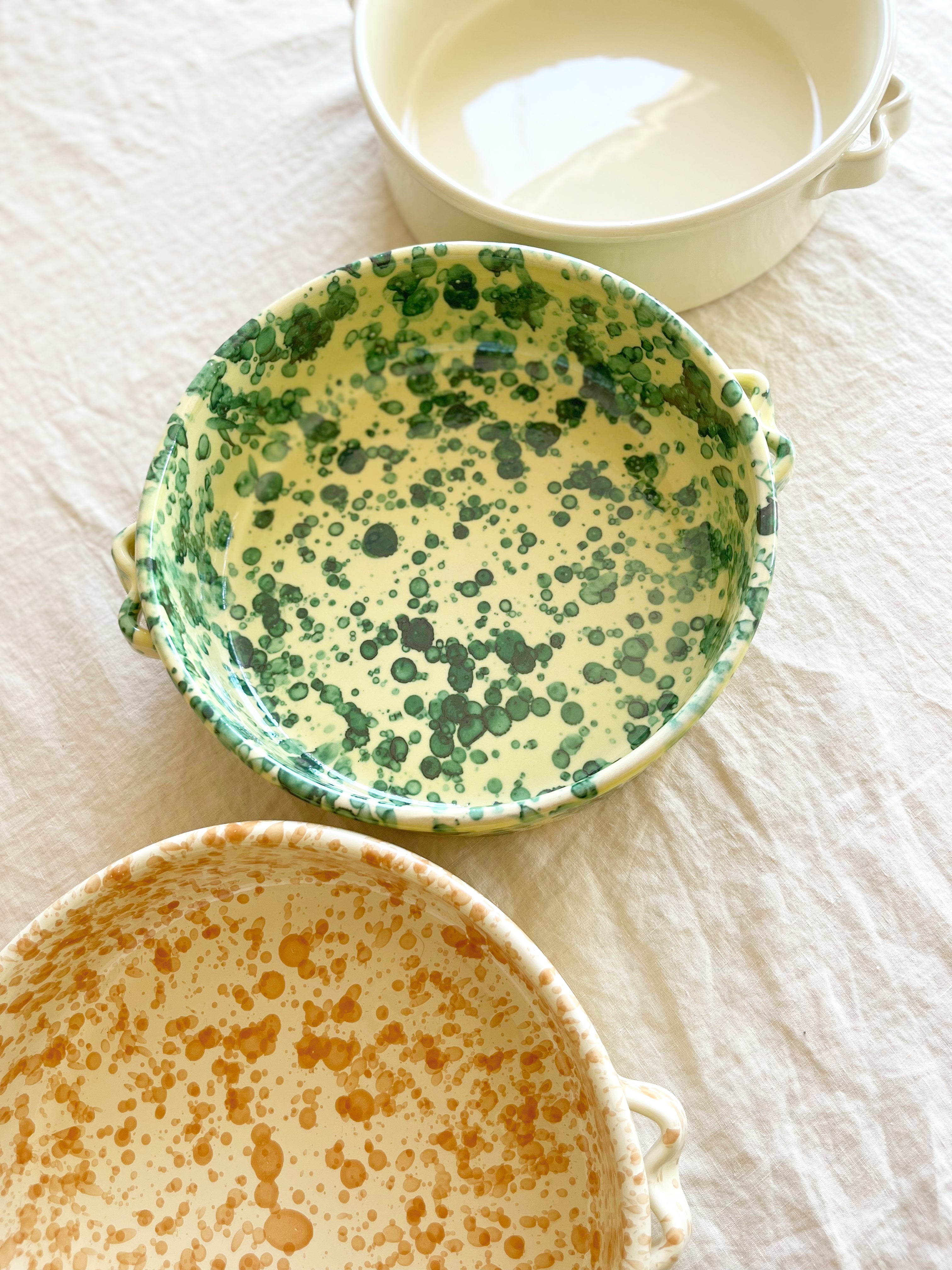 round oven safe dish in cream with green speckle pattern 11" diameter with other color options