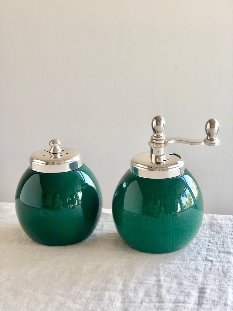 green salt and pepper mill set with silver hardware detail view