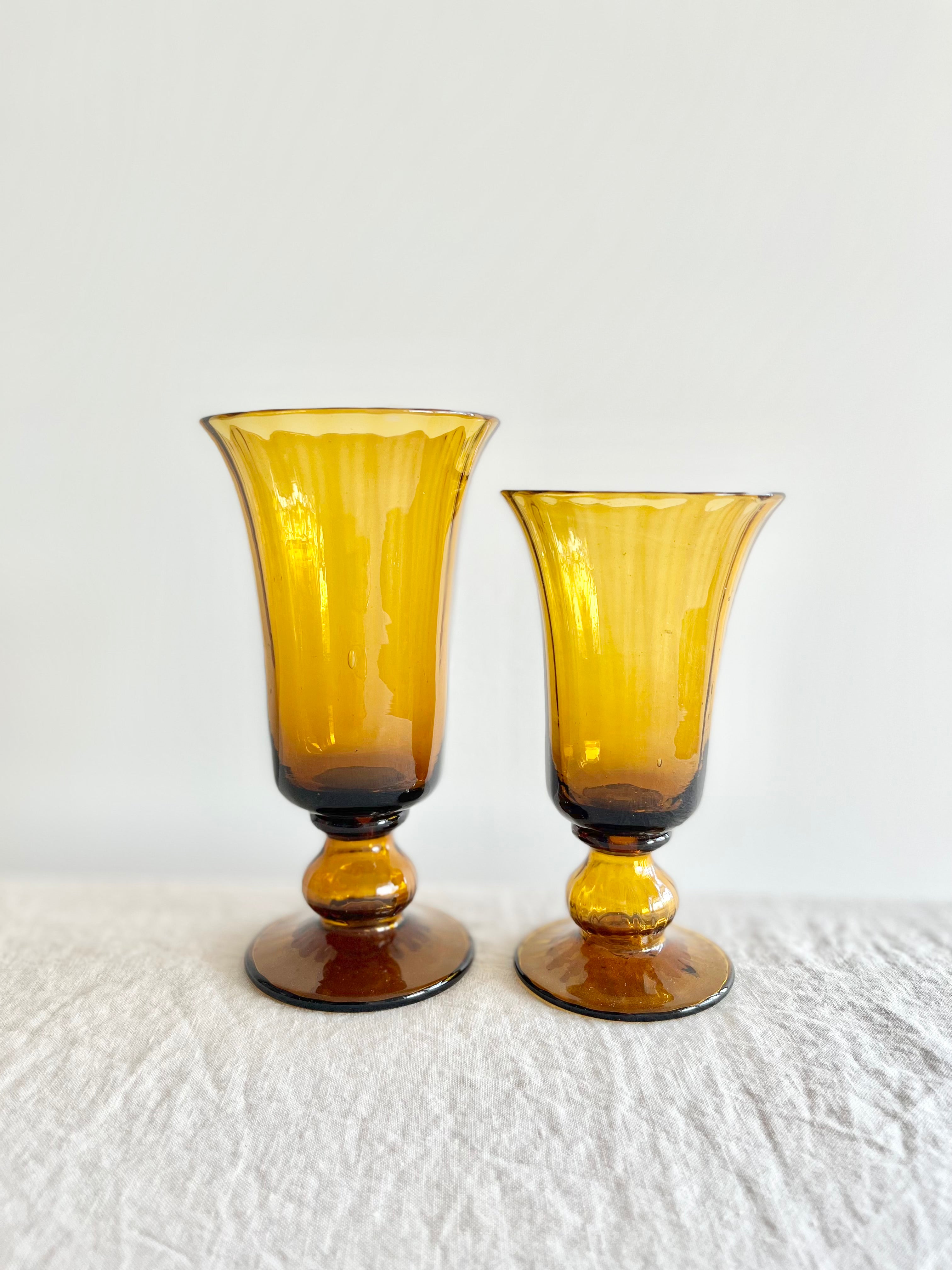 hand blown wine glass from gordiola in tobacco color in two sizes