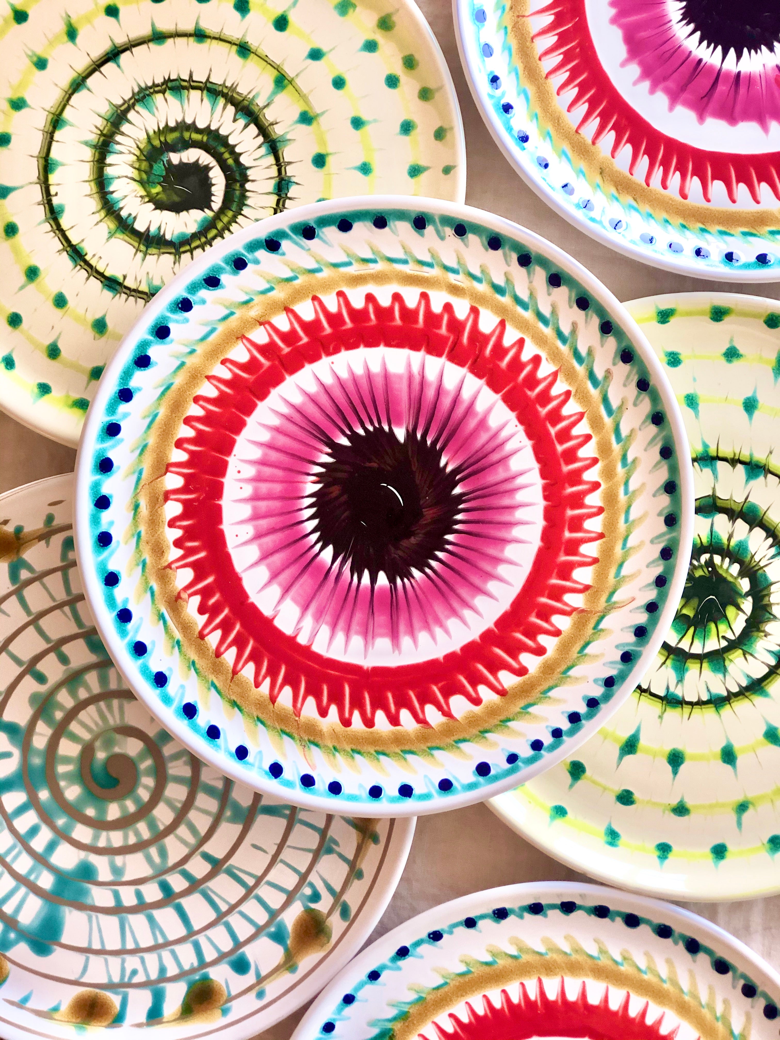 Spiral Nicola Plate - Rainbow - S/4