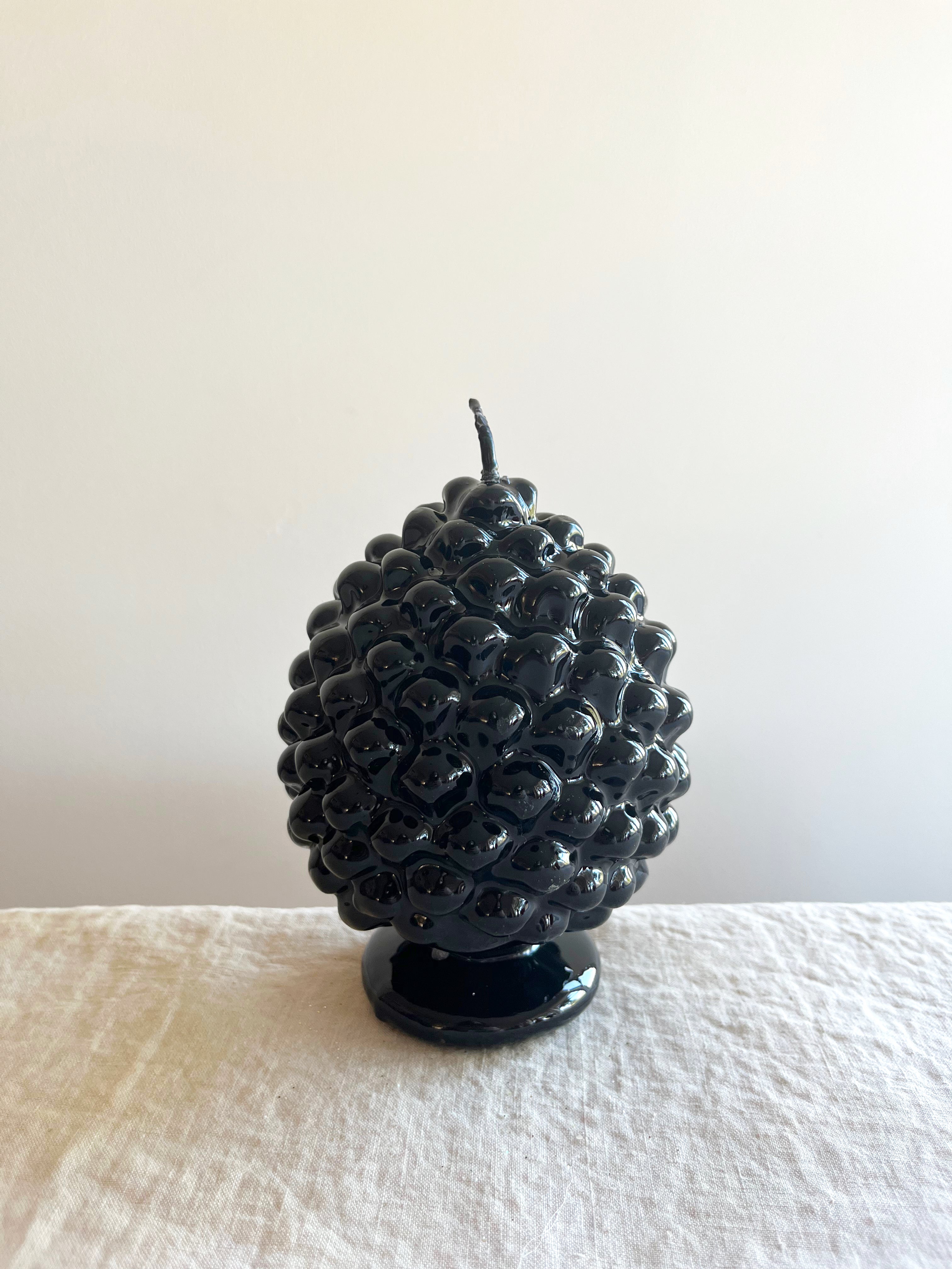 cereria introna pinecone paraffin wax candle black