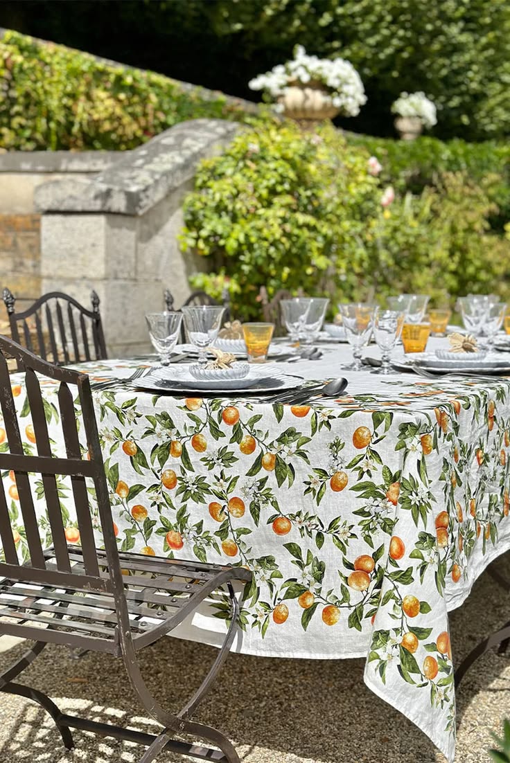 L'Orangerie Tablecloth - 3 sizes available
