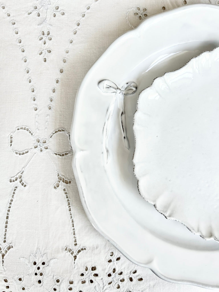 Bijou Colette Dinner Plate -Blanc Bow