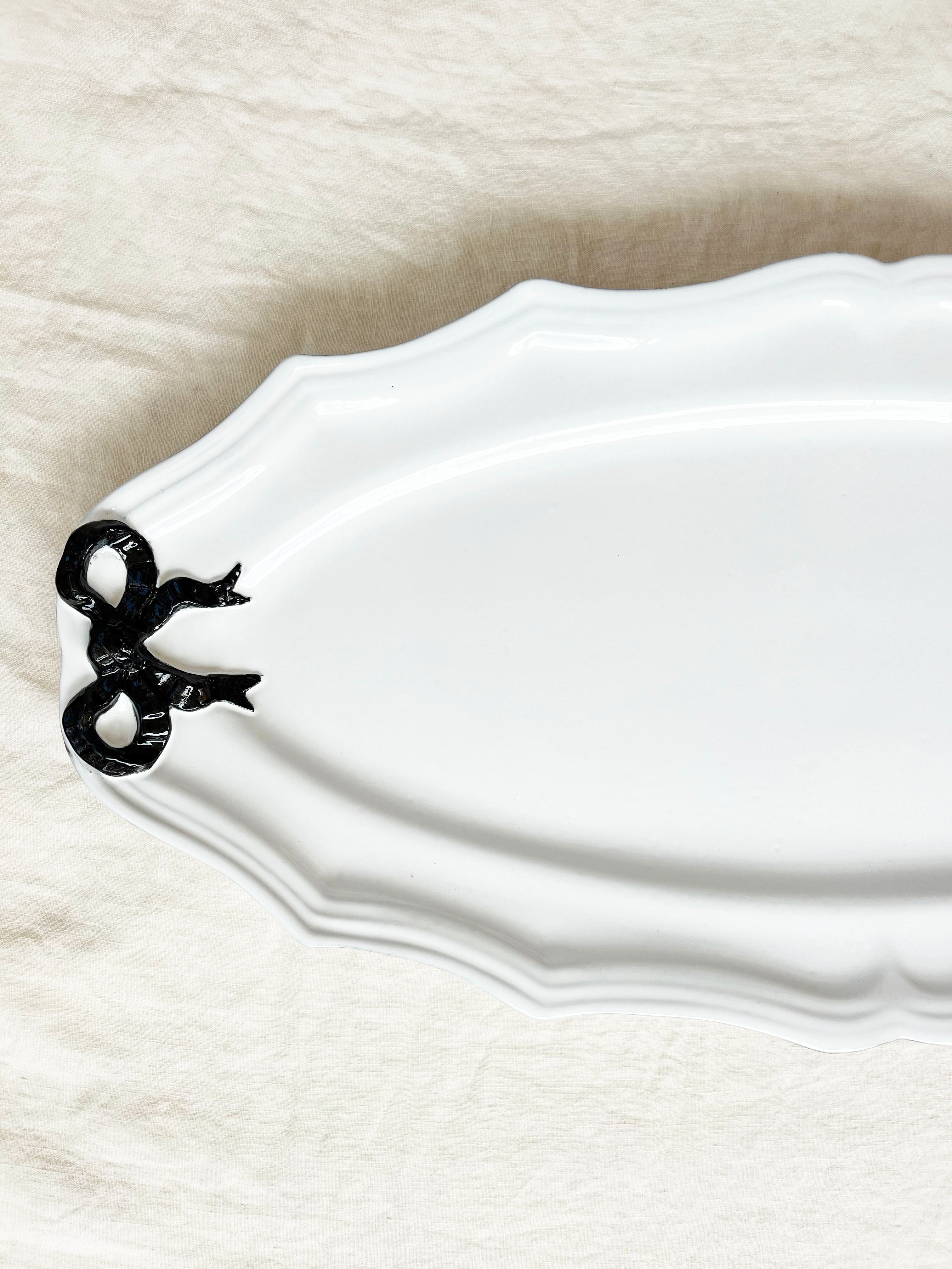 Colette Edition Fish Platter - Black Bow