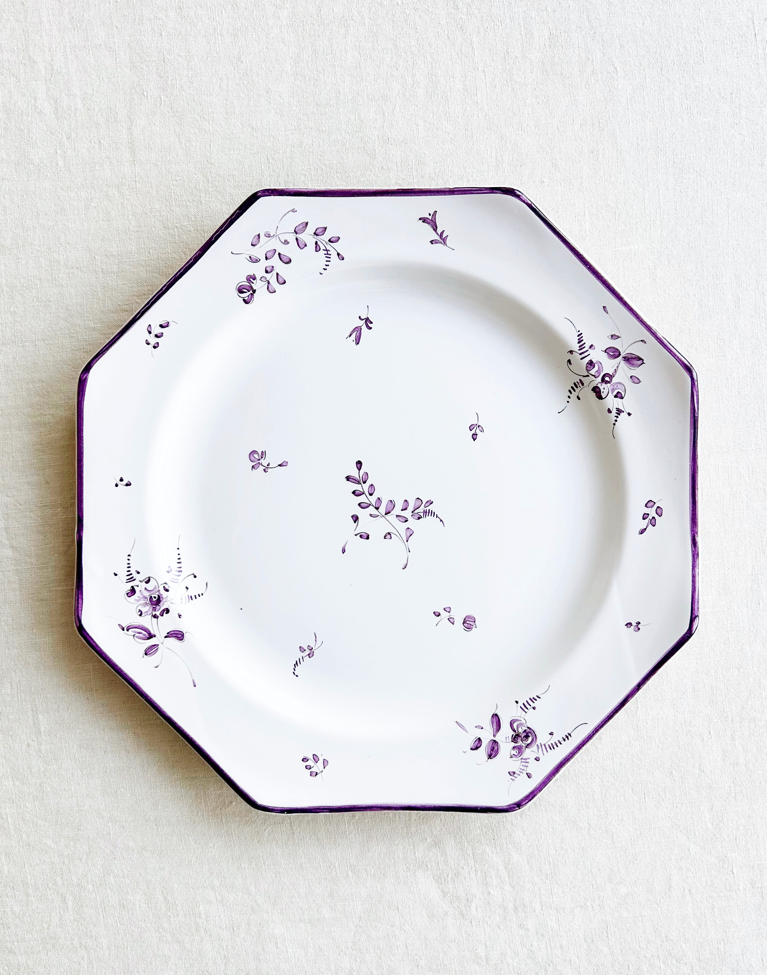 Sainte Marie Dinner Plate ~ Alouette ~ Lilac