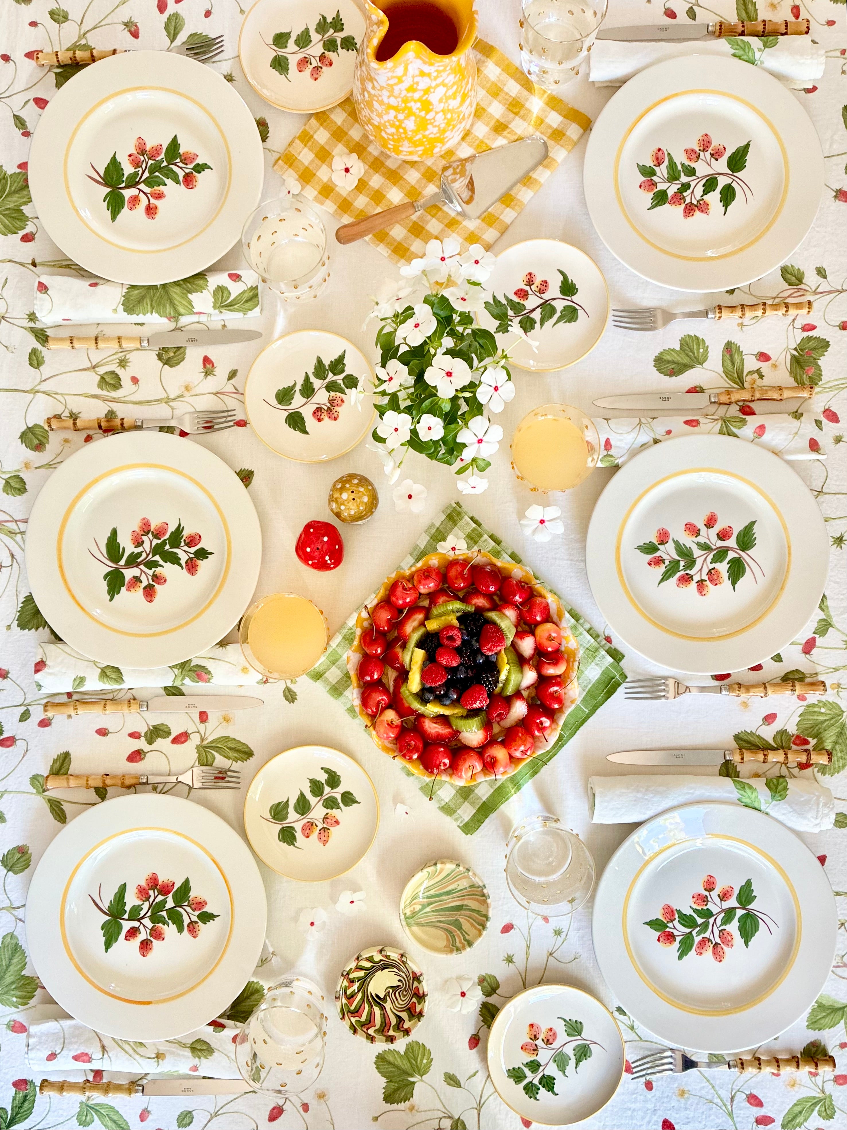 Fraises des Bois Tablecloth - 3 sizes available
