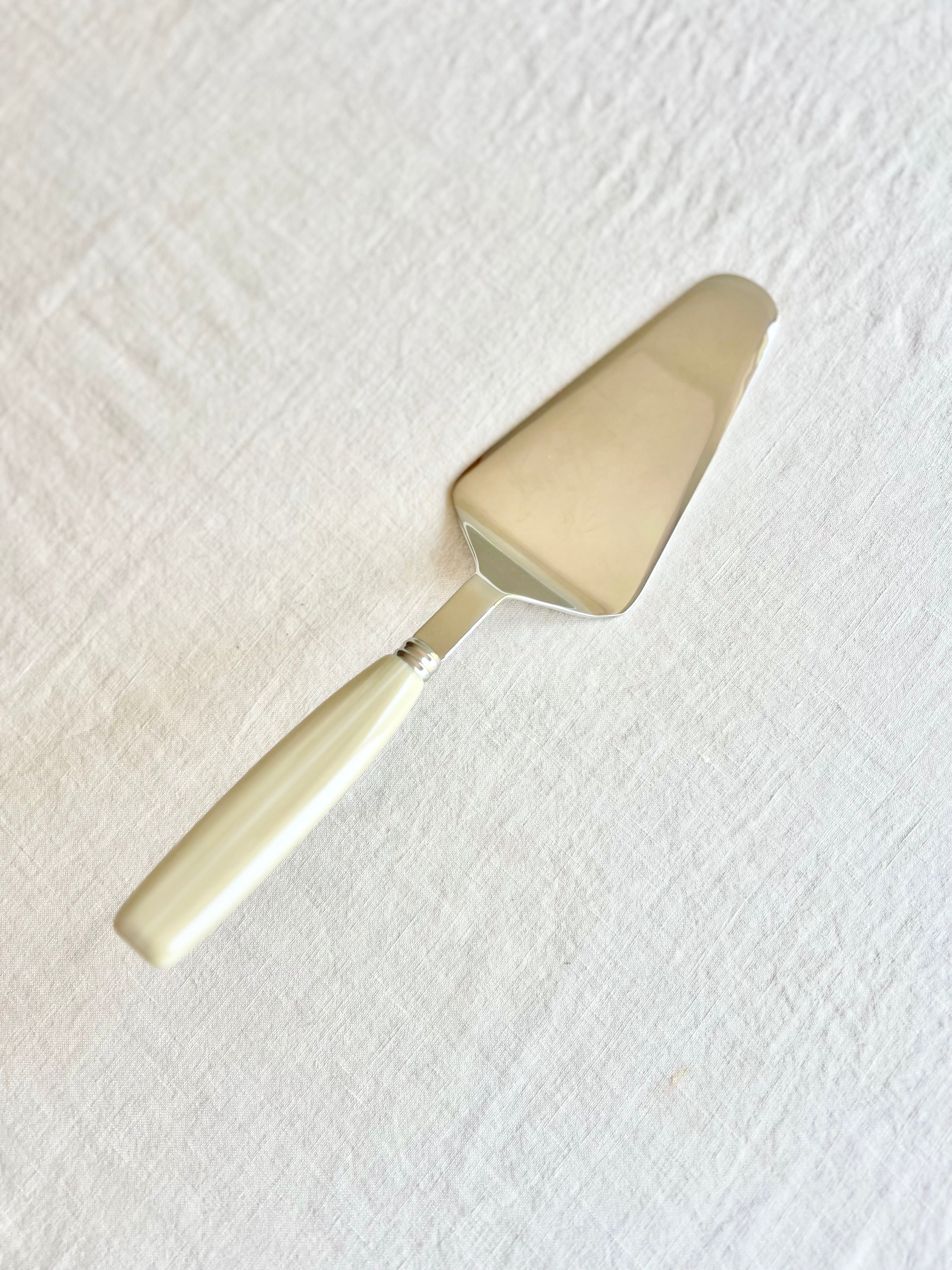 Djembe Cake Server - Faux Horn