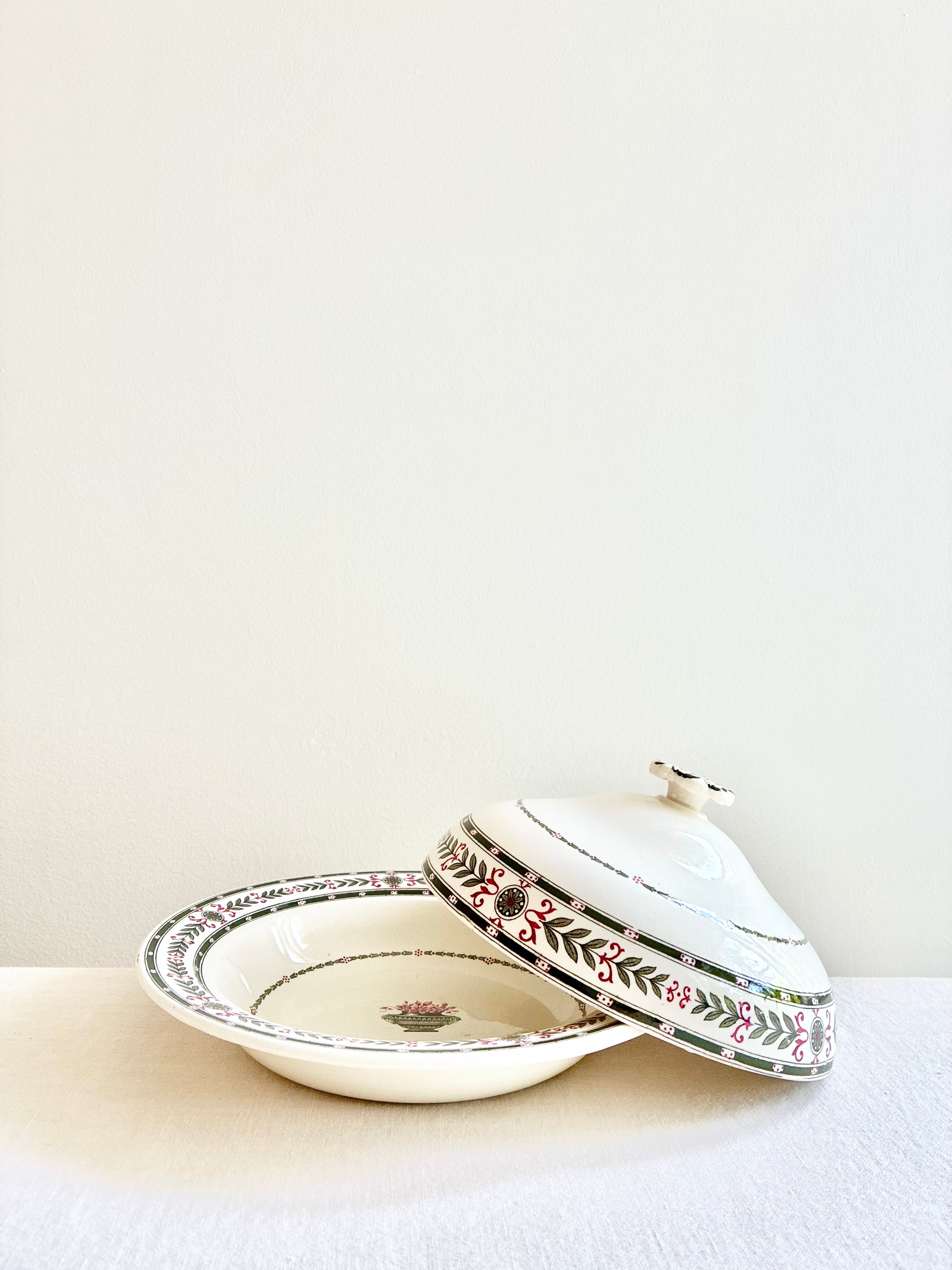 Historic Wedgwood Etruria Tureen, Green Laurel