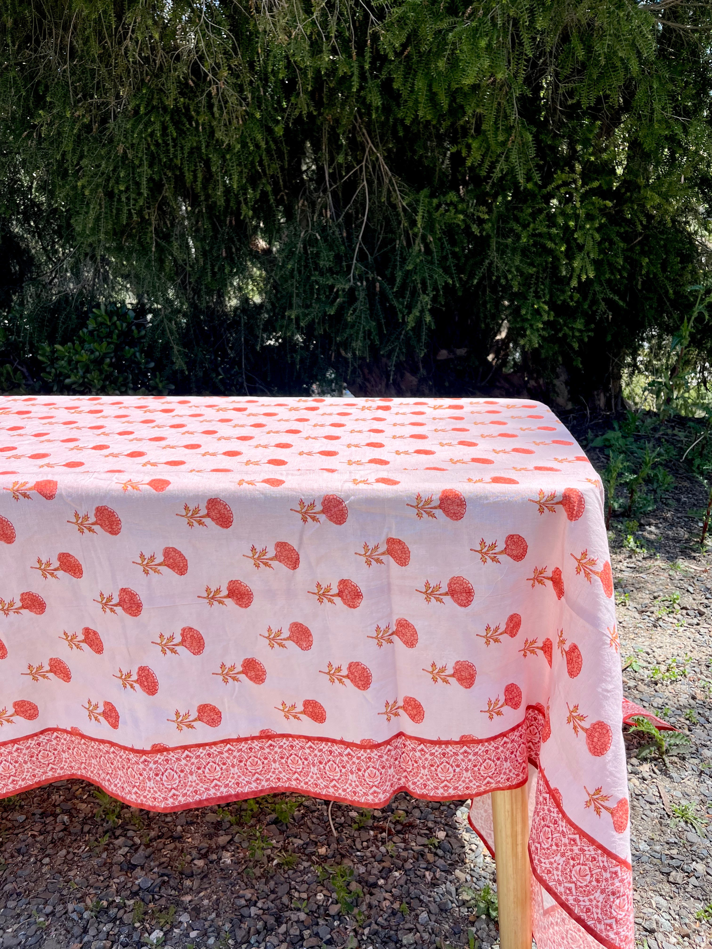 Œillet Tablecloth - Berry