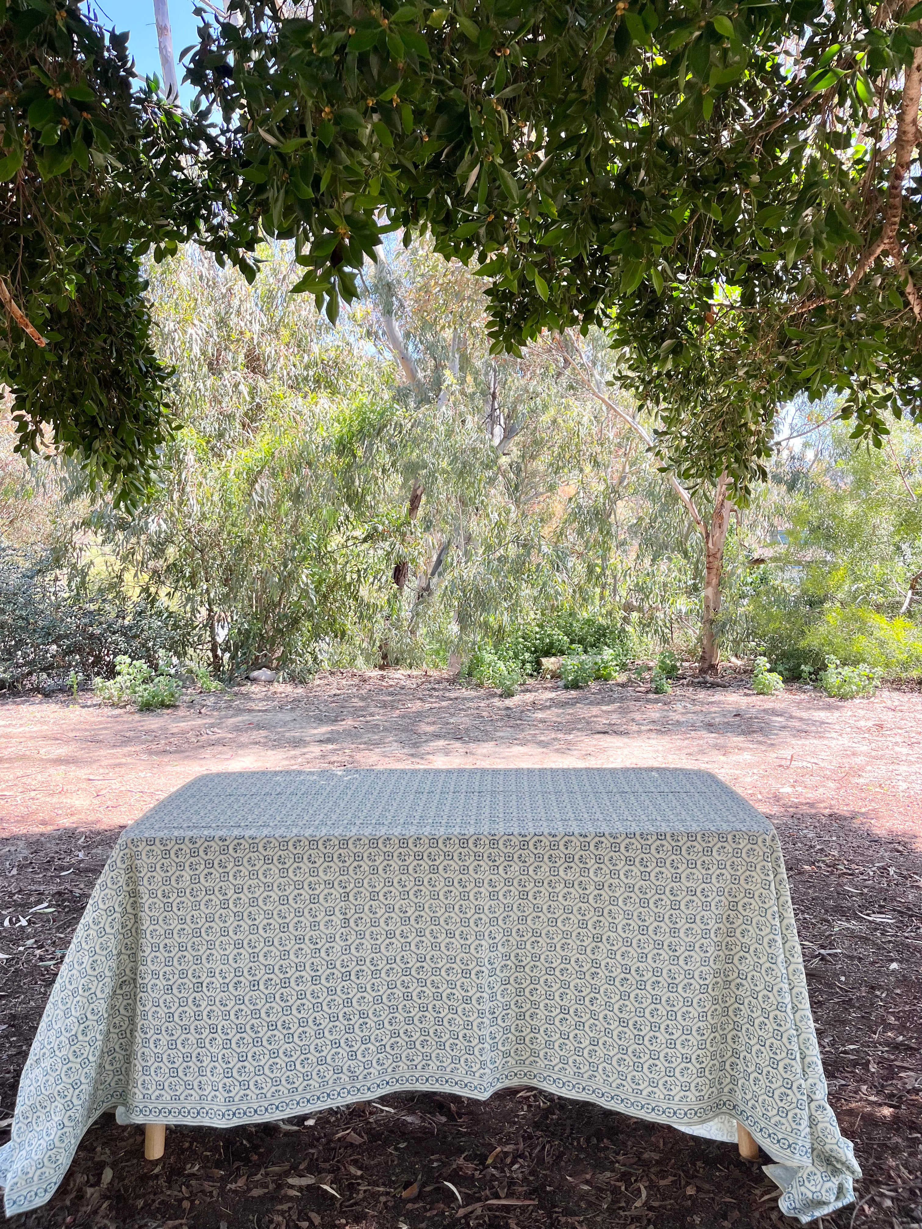 Dentelle Domino Tablecloth - Cerulean