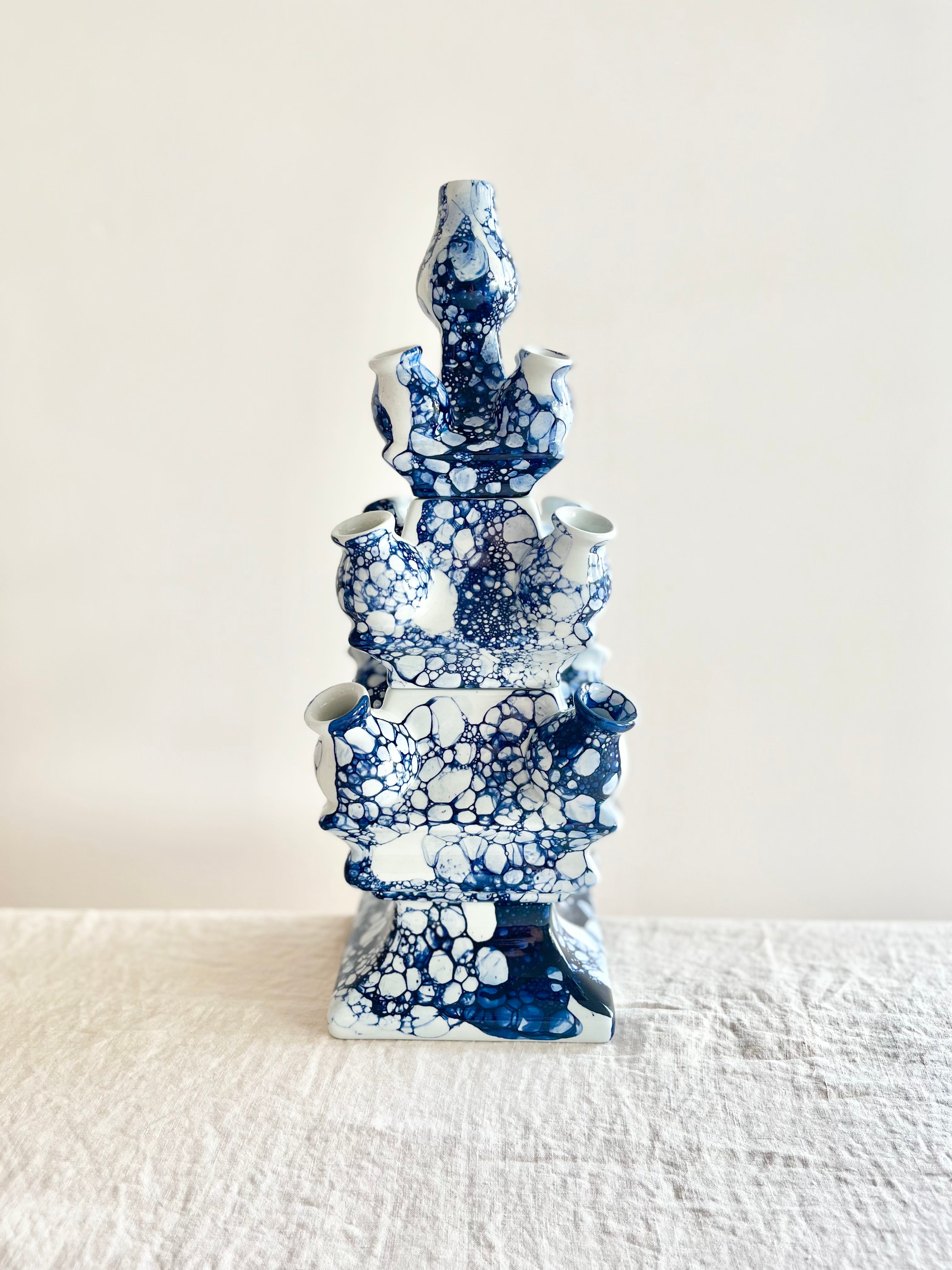 blue and white tulipiere vase