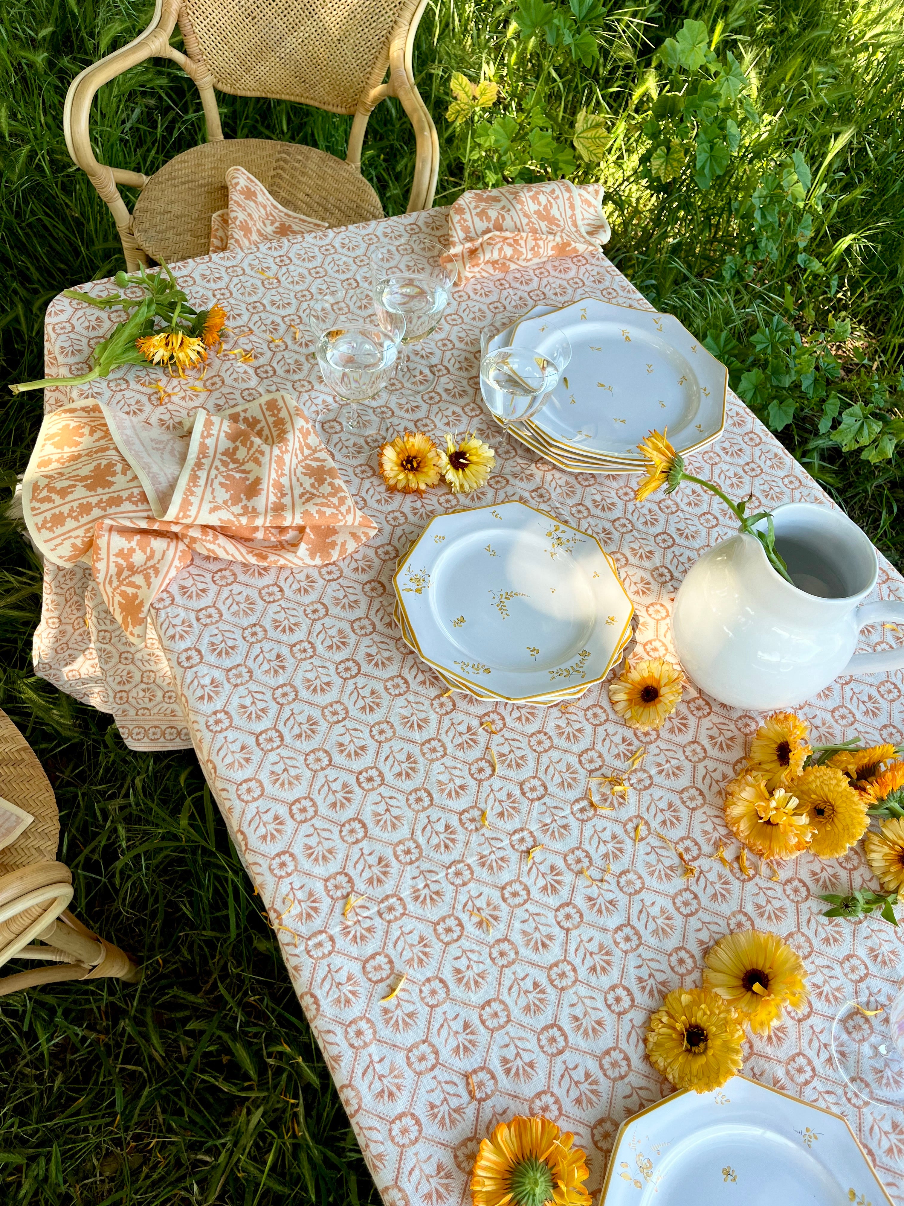 PRE-ORDER - Sainte Marie Dinnerware - Tulips - Jaune