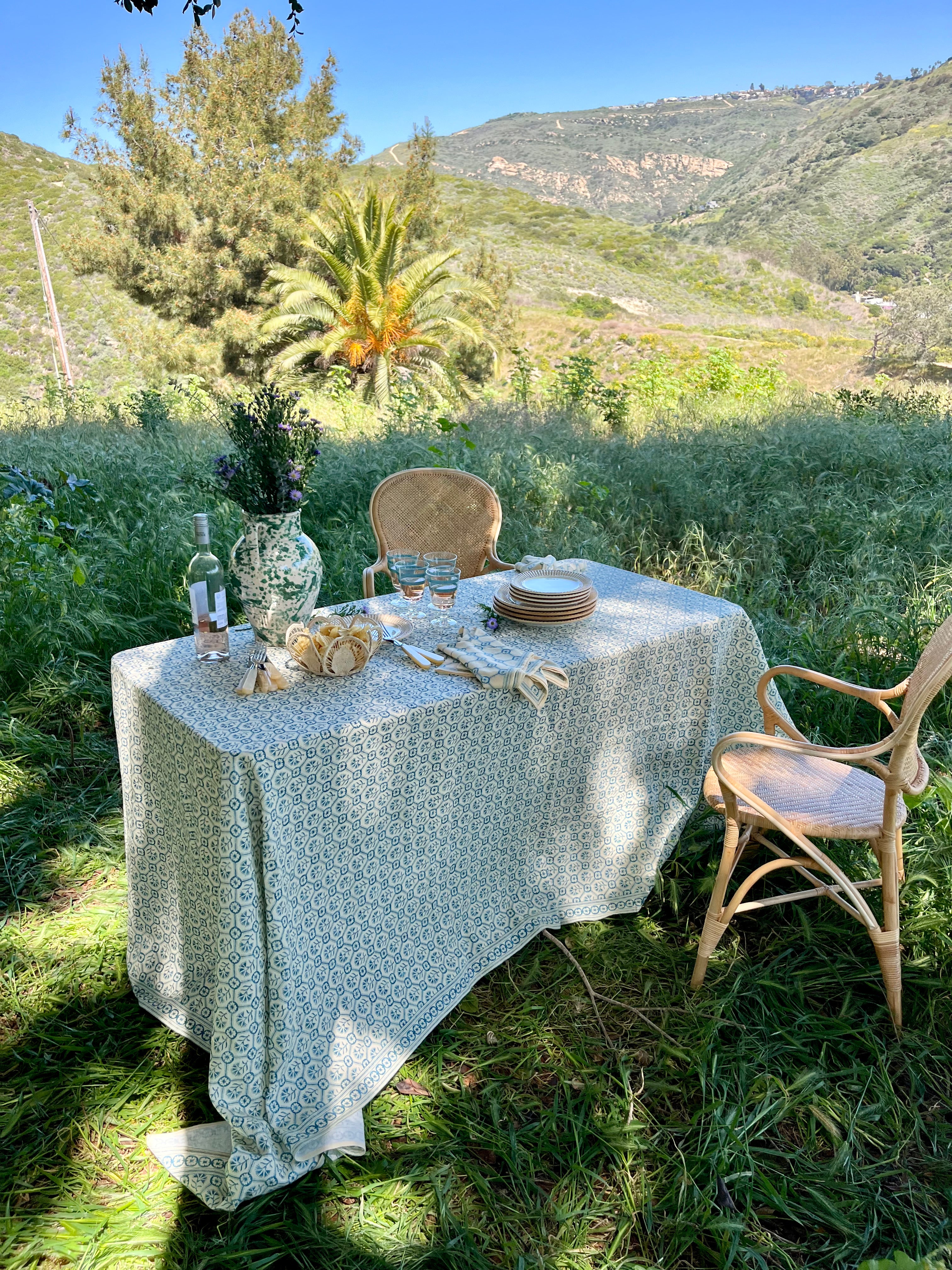 Dentelle Domino Tablecloth - Cerulean