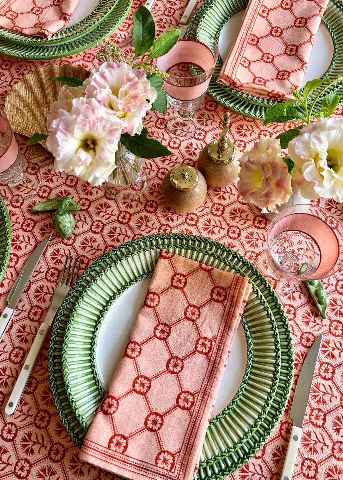 Dentelle Domino Tablecloth - Scarlet