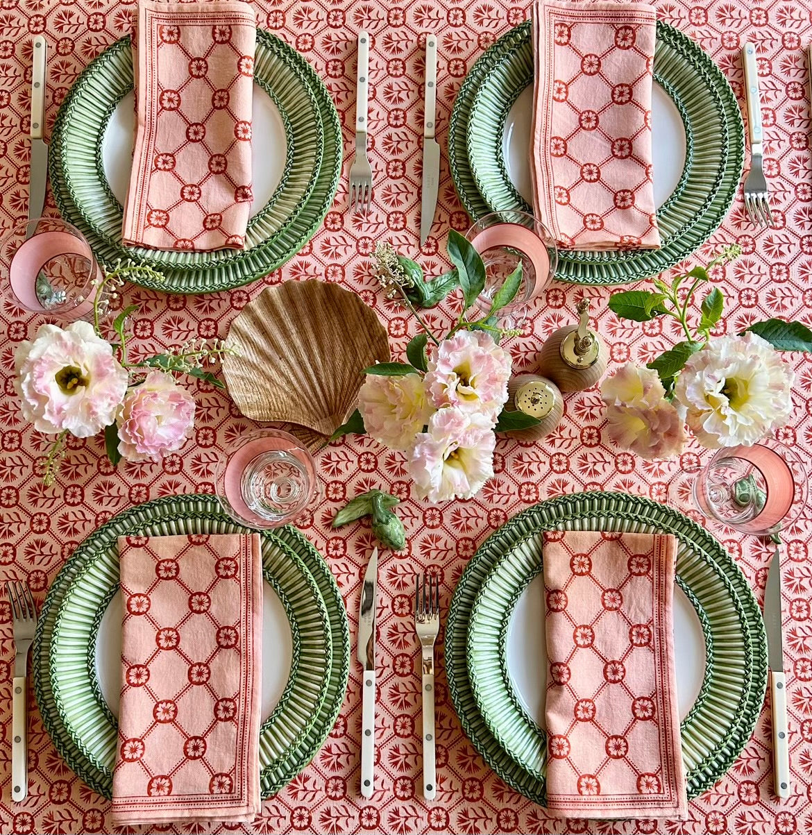 Dentelle Domino Tablecloth - Scarlet