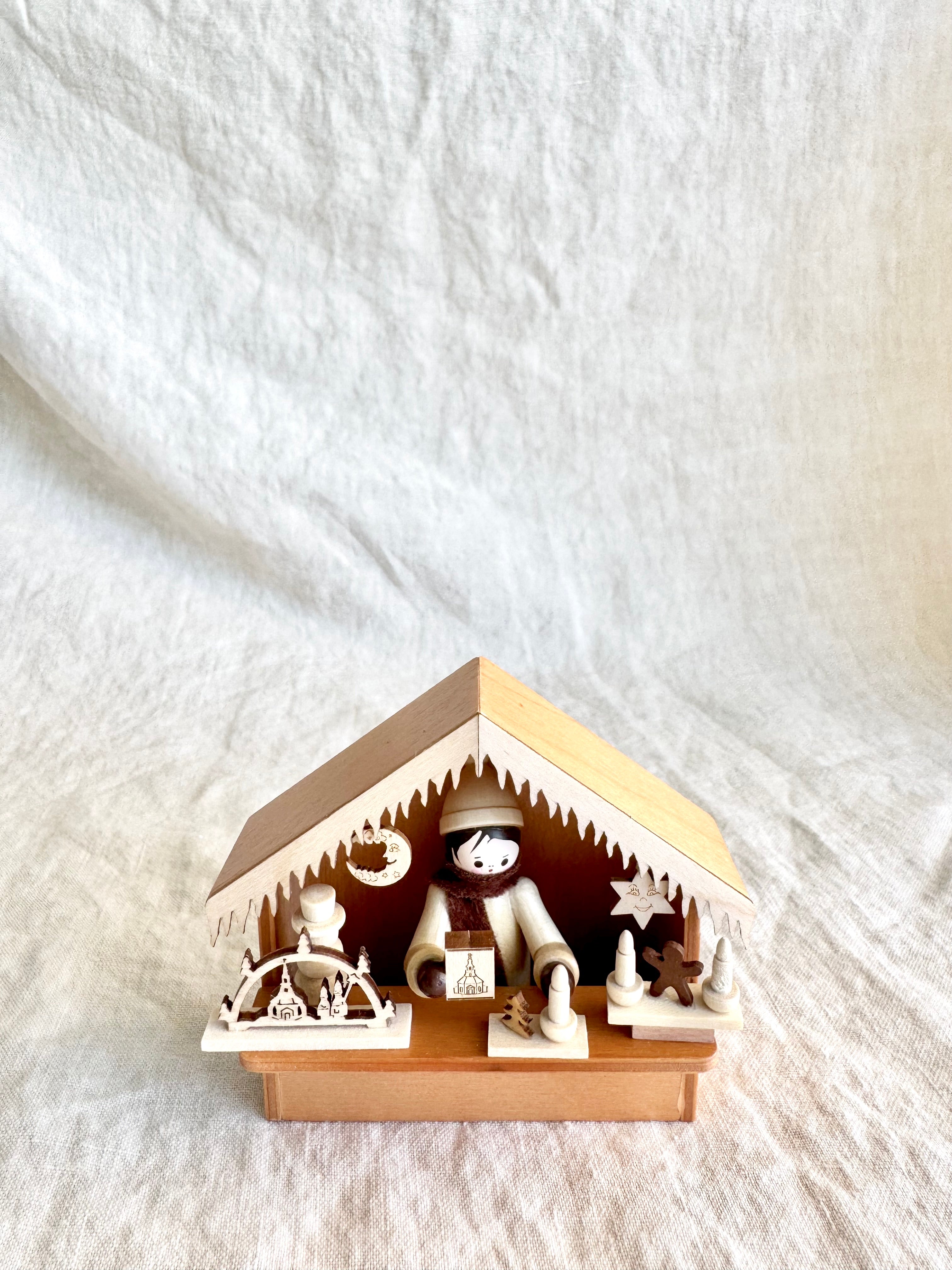 Noel Market Booth - Candlemaker