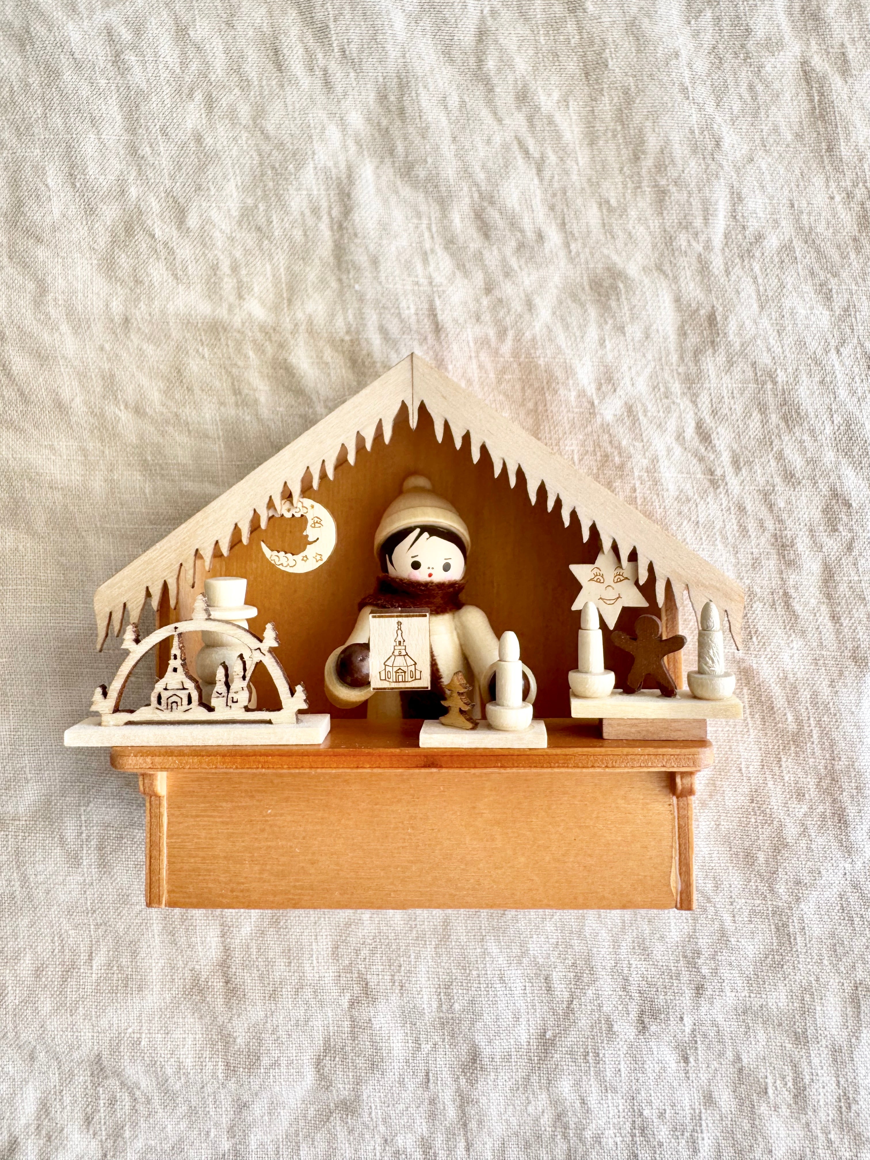 Noel Market Booth - Candlemaker