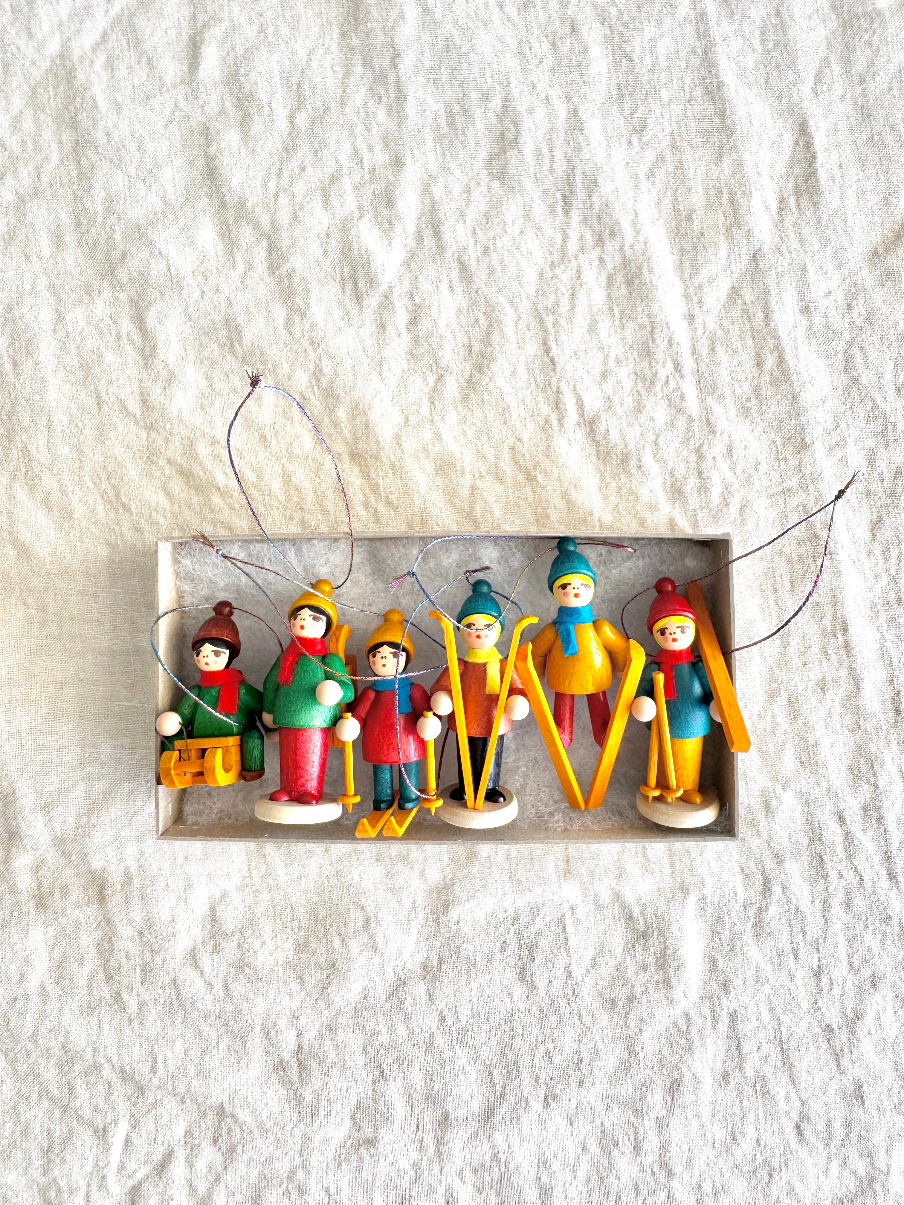 Winter Children Ornaments S/6