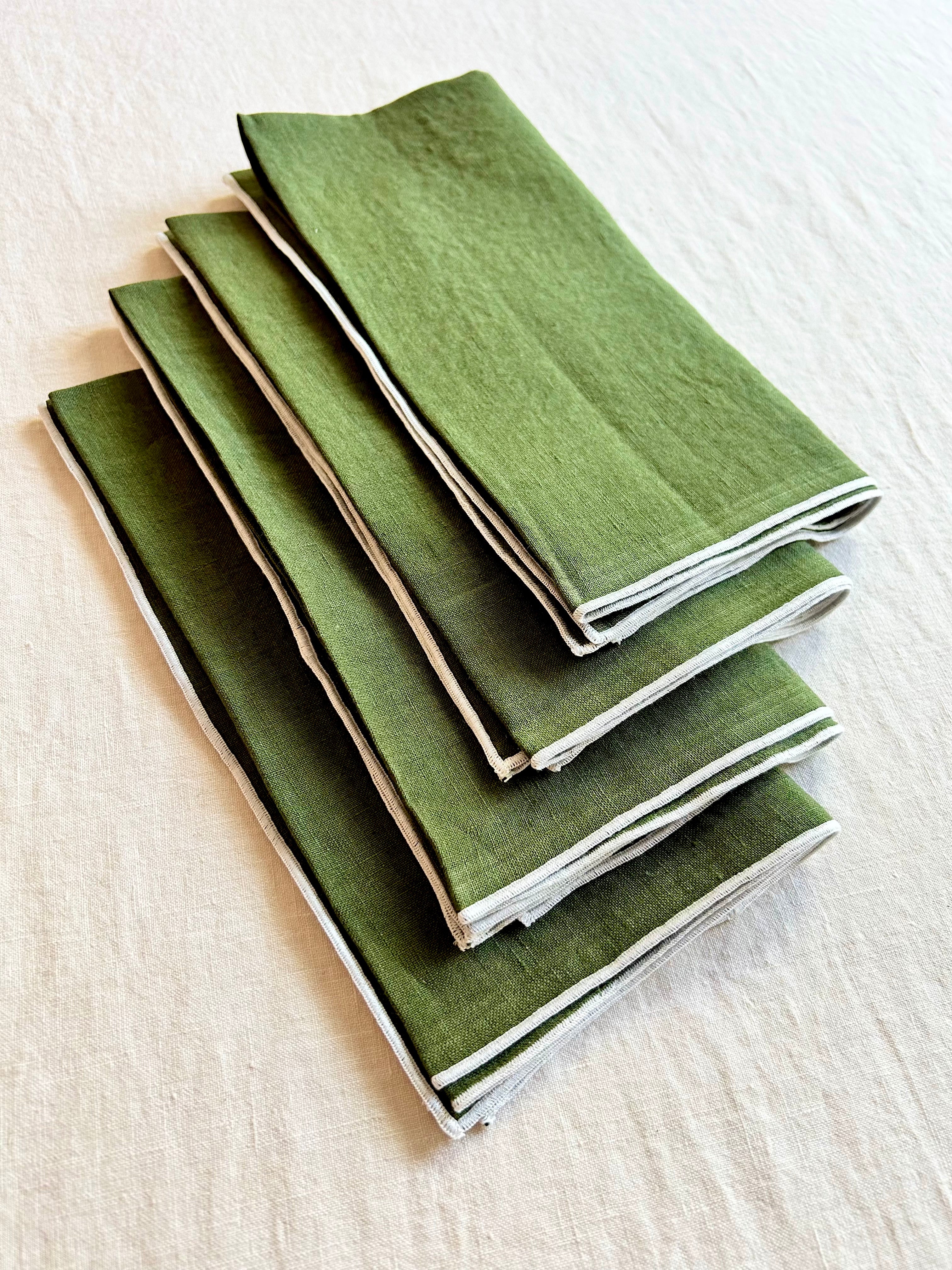 Rolled Edge Forest & White Napkins - S/4