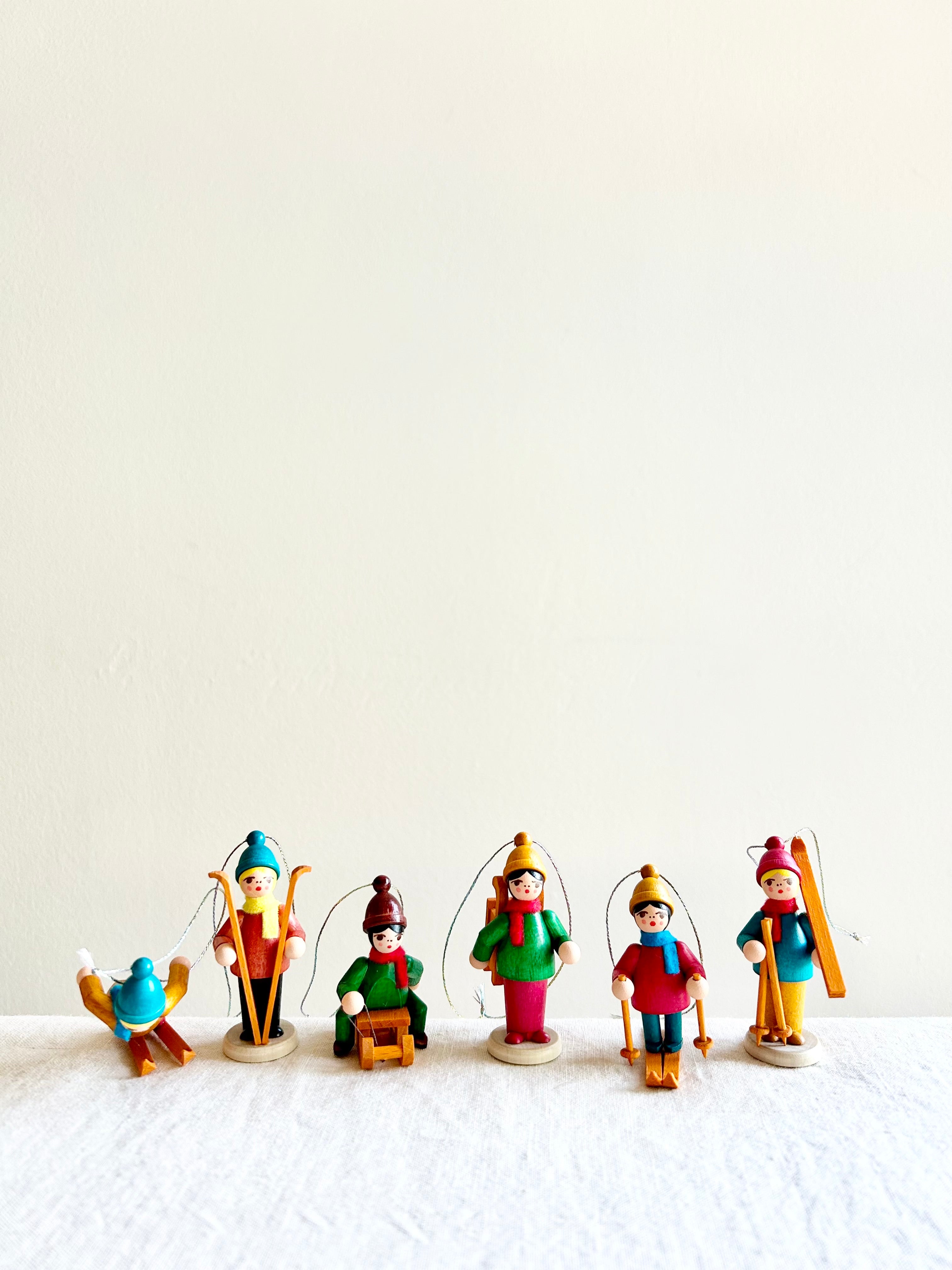 Winter Children Ornaments S/6