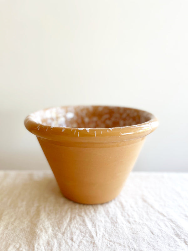 mixing bowls with splatter pattern in sienna color side view