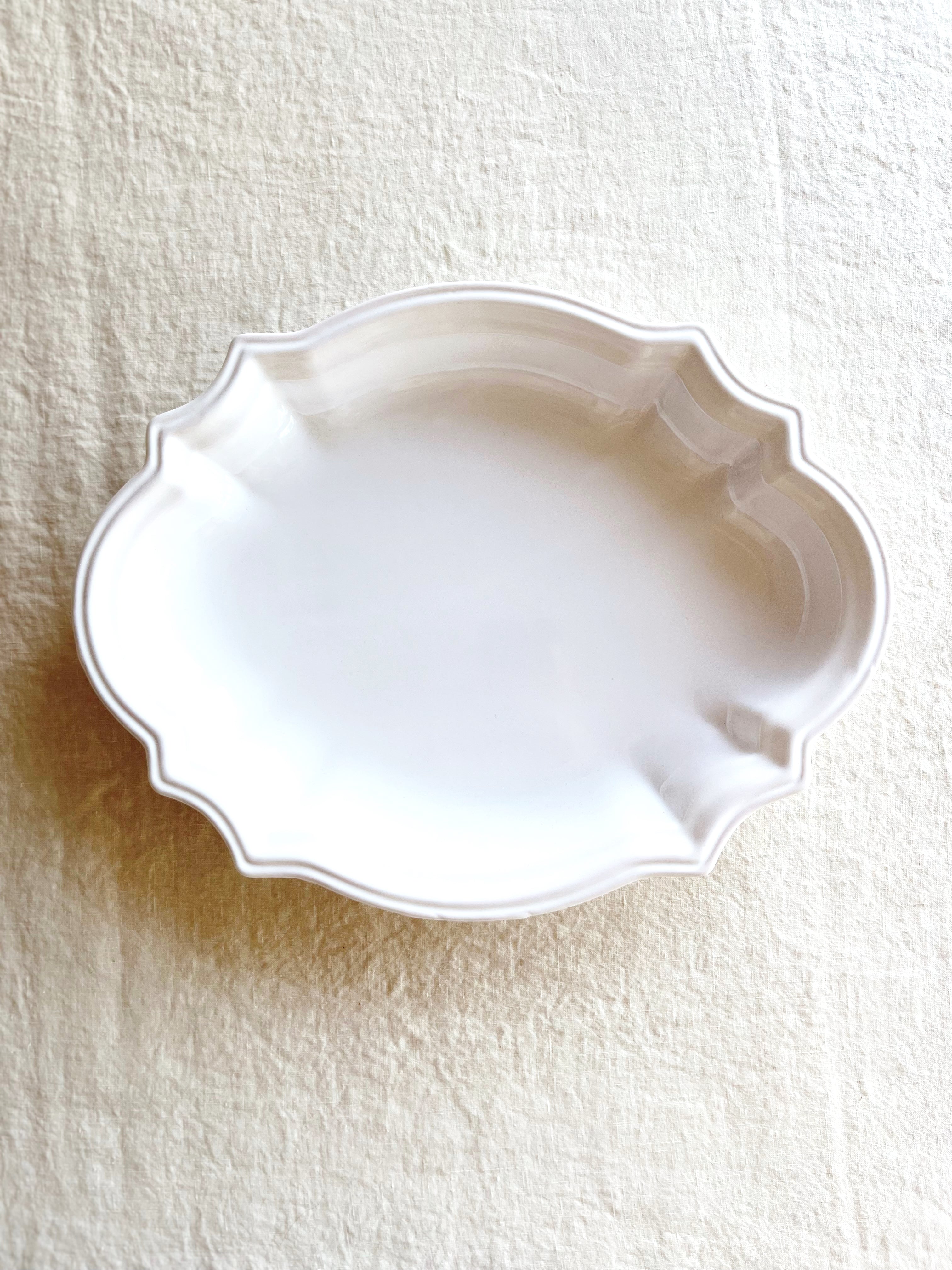 serving platter on linen france berain blanc