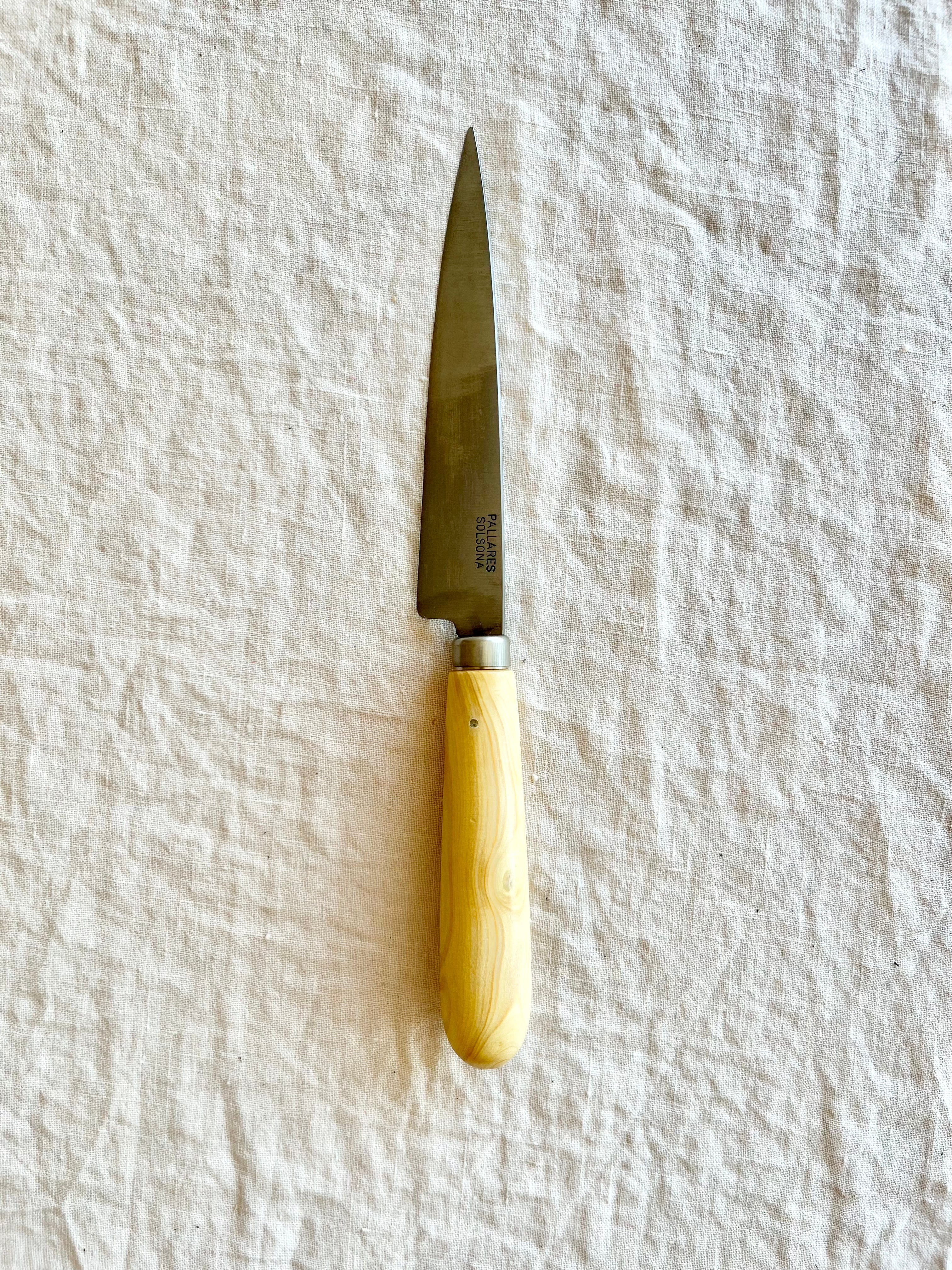 pointed knife with boxwood handle by pallares solsona carbon steel 10cm