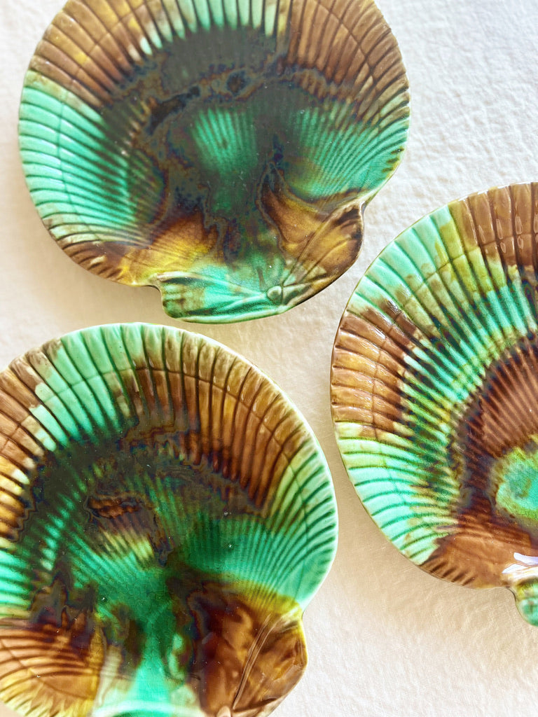 green and brown shell shaped majolica plate detail view