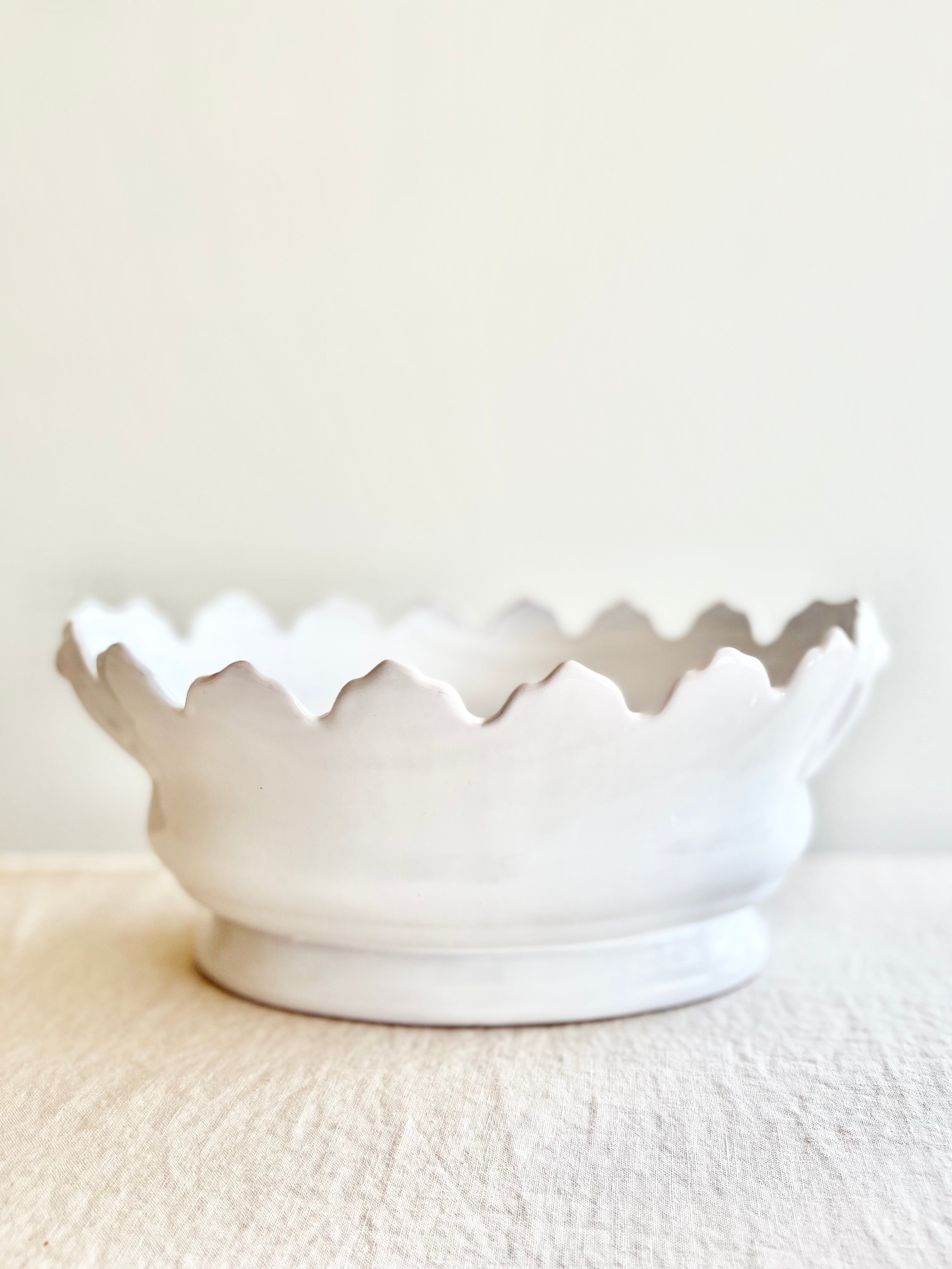 white jardiniere planter with scalloped edge detail view