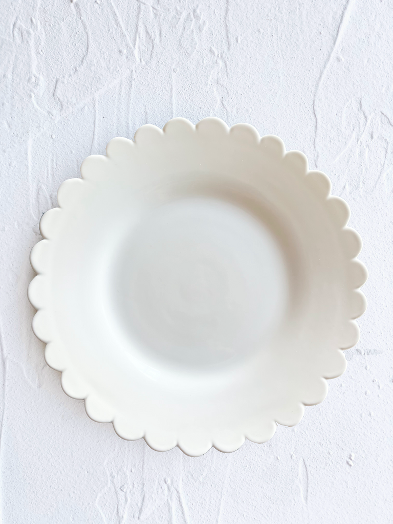 hand painted white dinner plate with scalloped edge